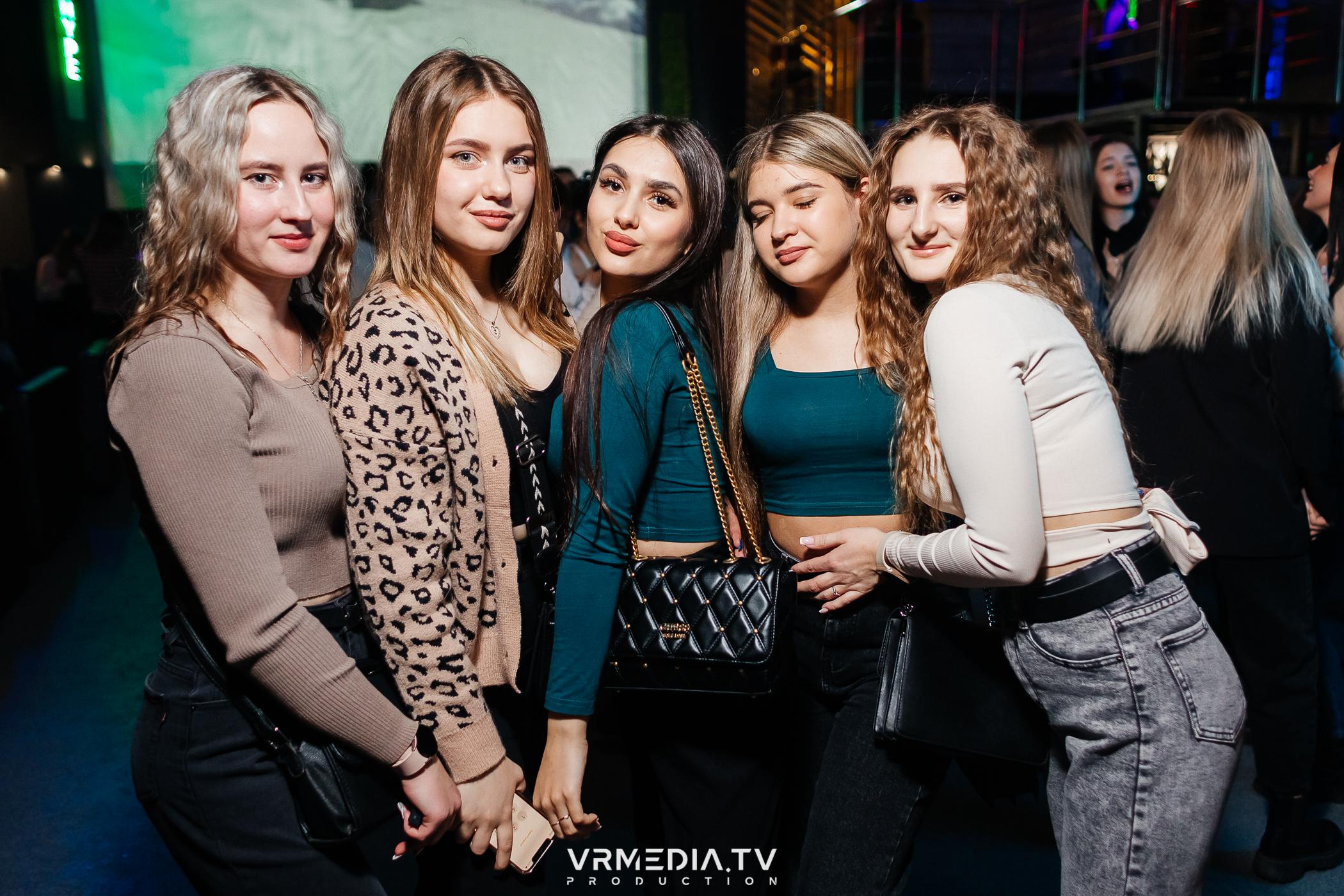 Выходные в баре «DOSKI»