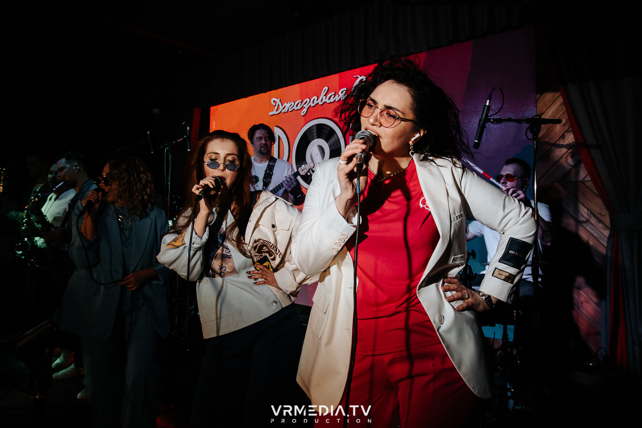 Джазовая среда: BBQueen: Переменная облачность