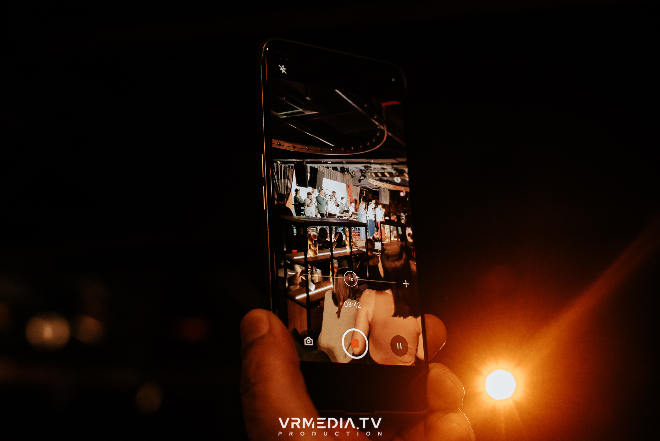 Джазовая среда: BBQueen: Переменная облачность