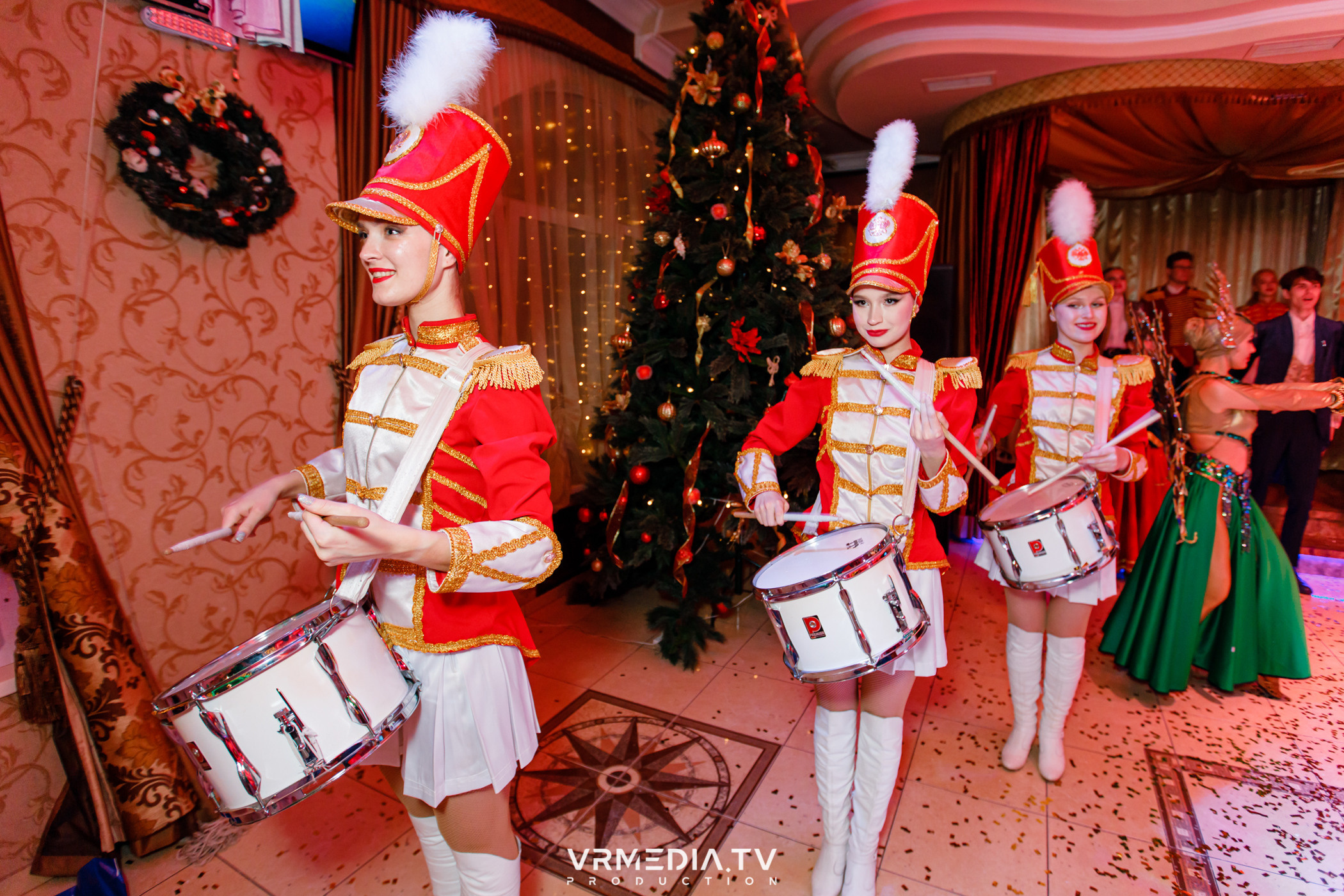 «Новогодний Мюзикл» в ресторане «Лазурный Берег»