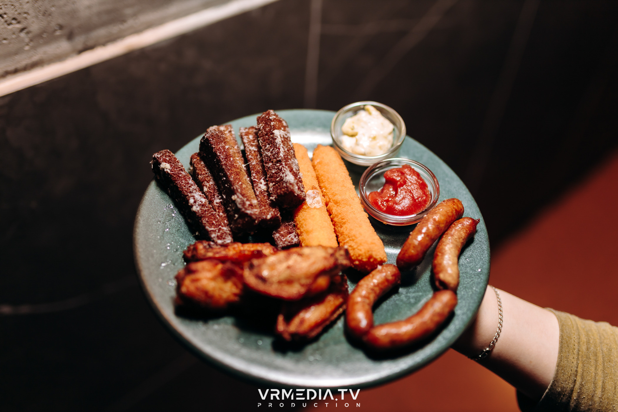 Выходные в баре «DOSKI»