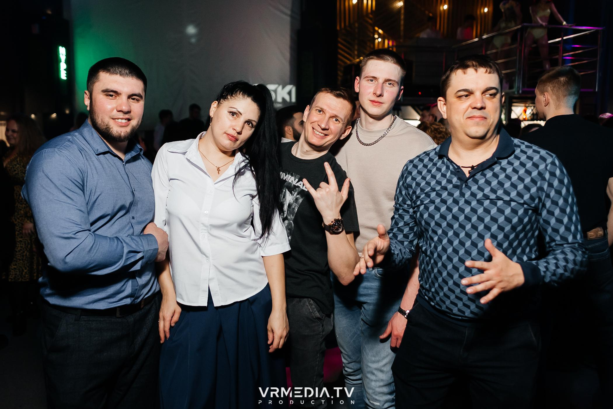 Выходные в баре «DOSKI»