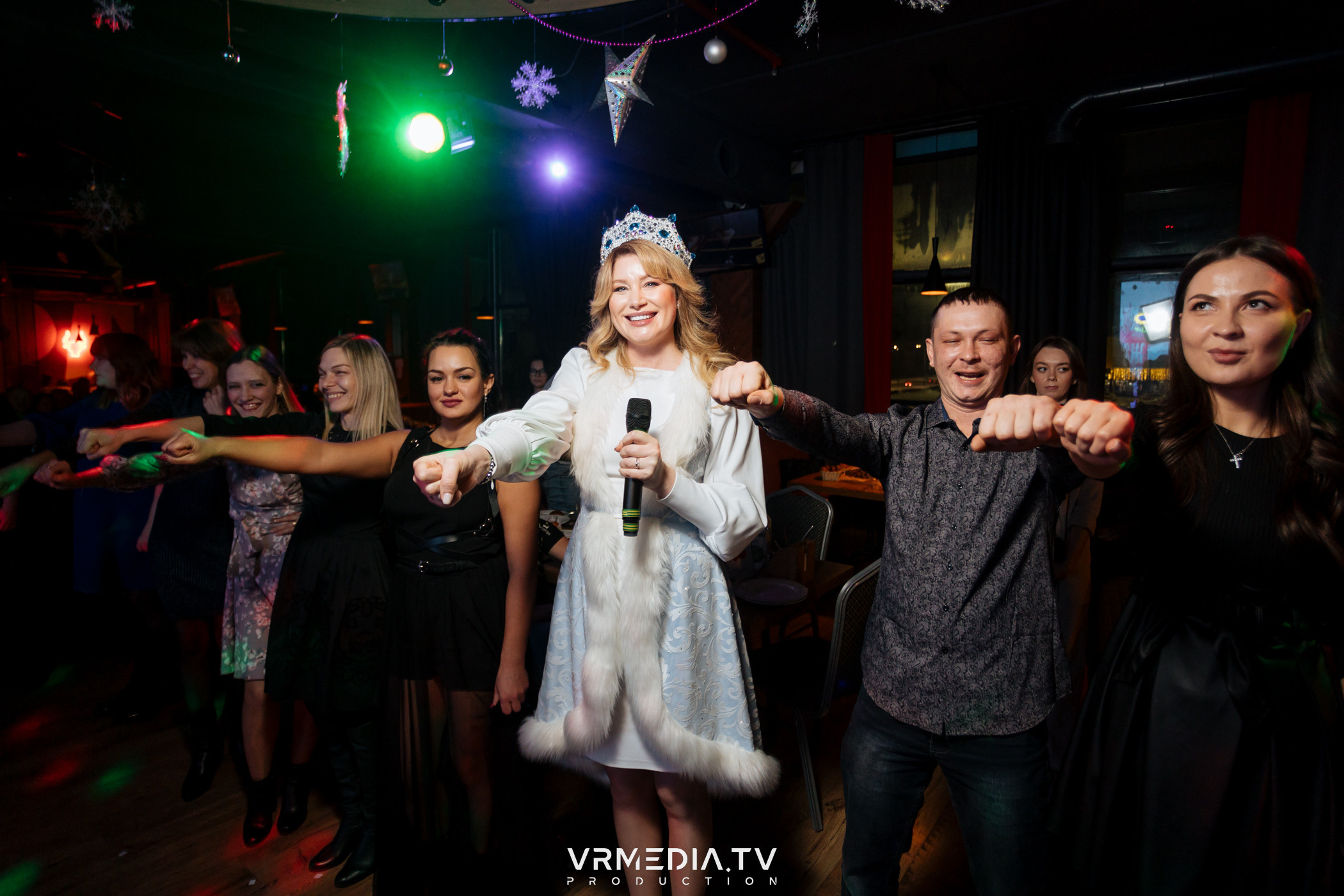 Жаркий новогодний корпоратив в гриль-баре «Жара»