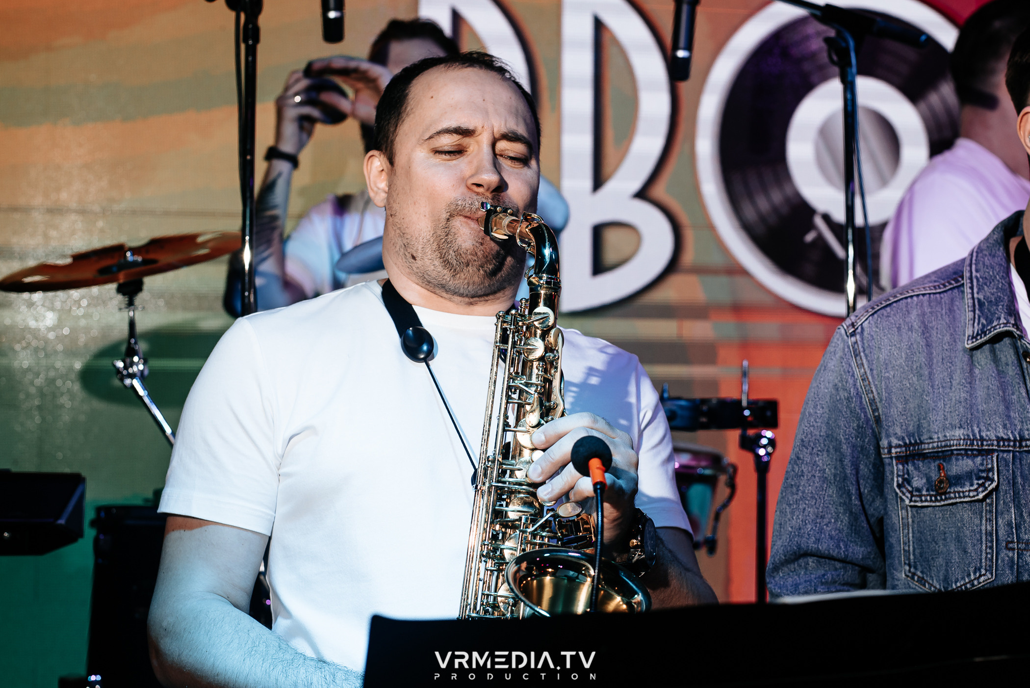 Джазовая среда: BBQueen: Переменная облачность