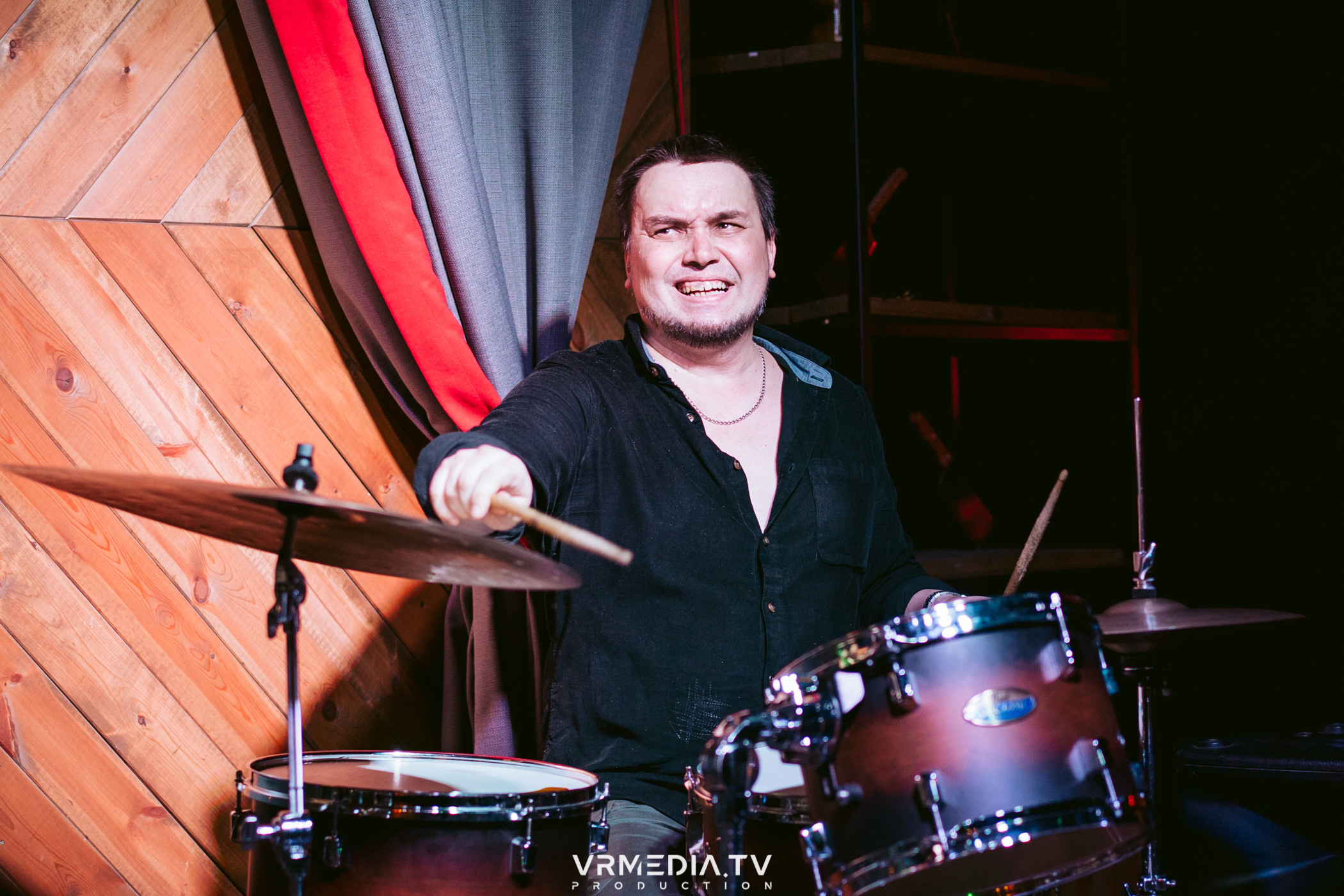 Джазовая среда: Чарльз Бёртон (США)