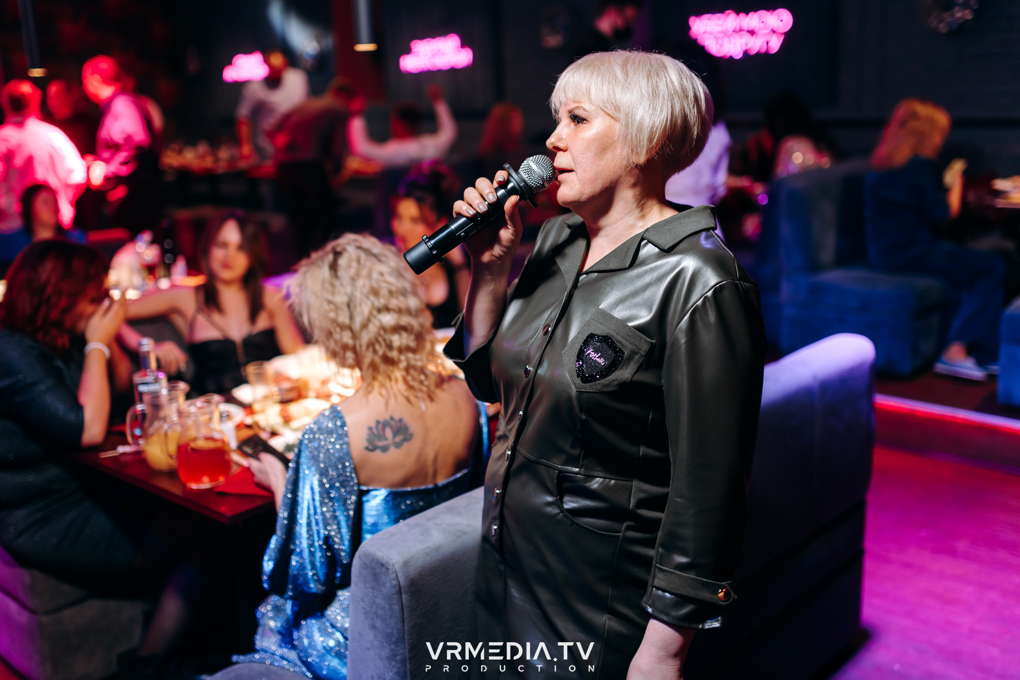 Новогодние корпоративы в караоке-баре «Опера»