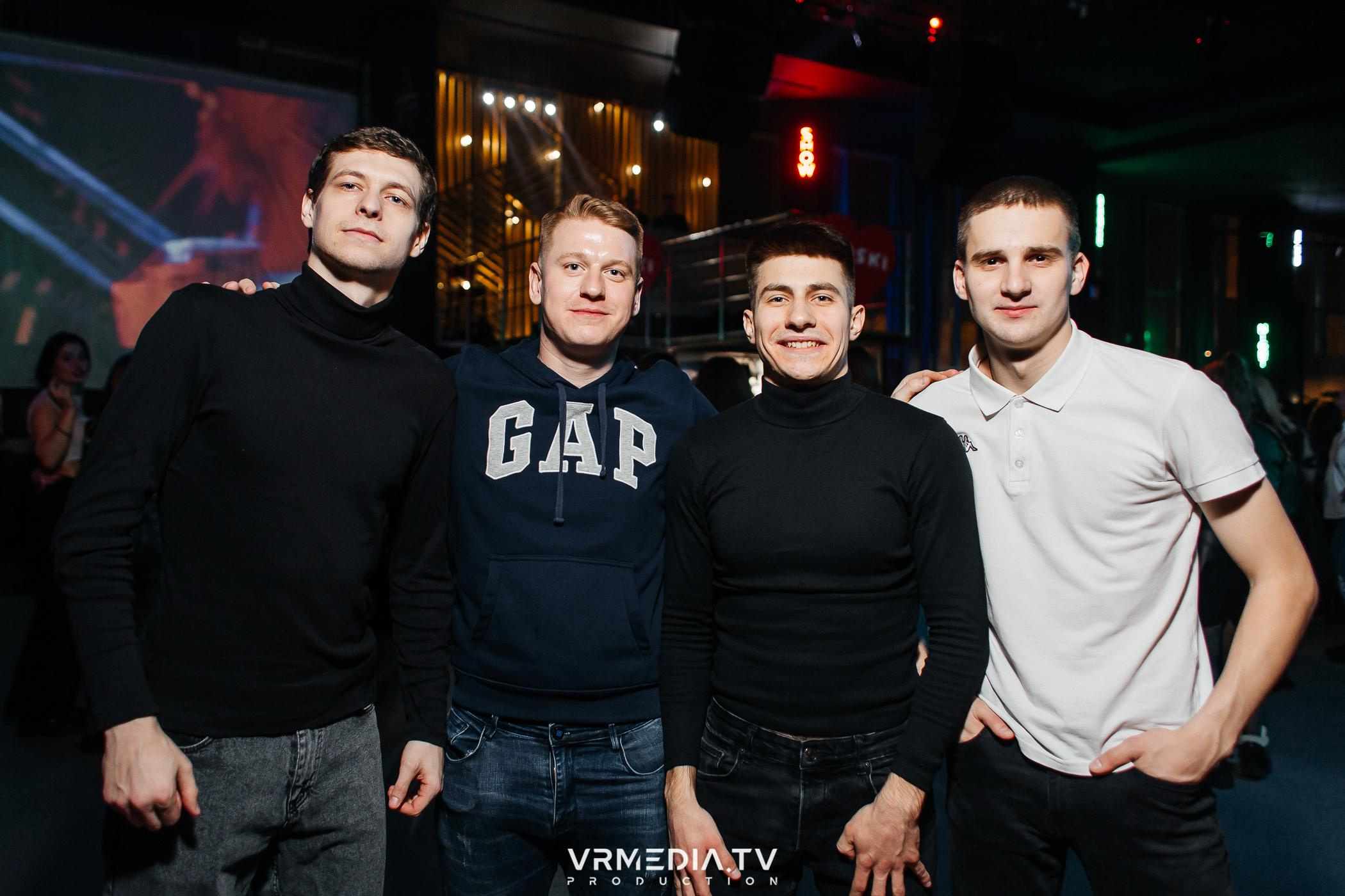 Выходные в баре «DOSKI»