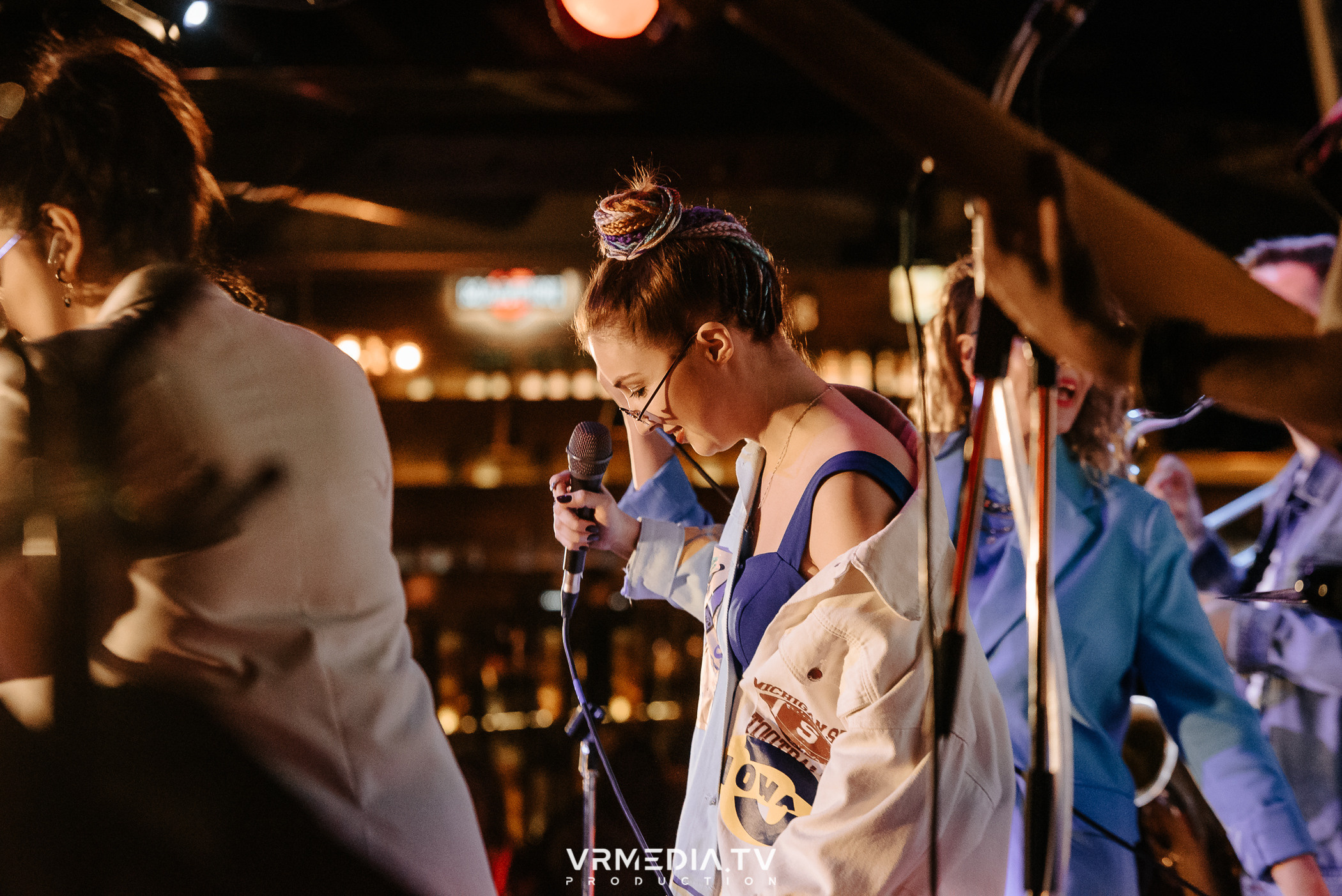 Джазовая среда: BBQueen: Переменная облачность