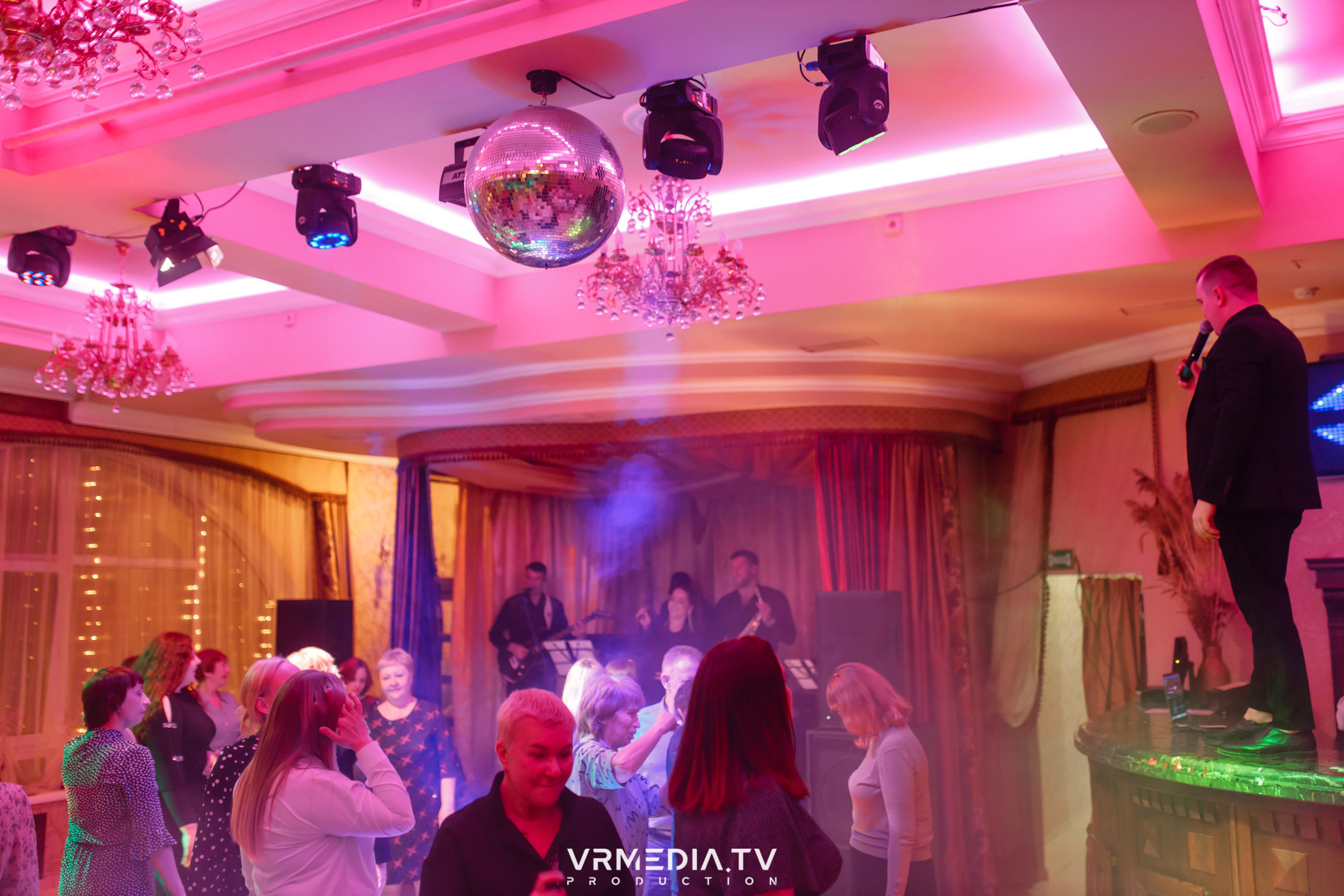 Международный женский день в ресторане «Лазурный Берег»