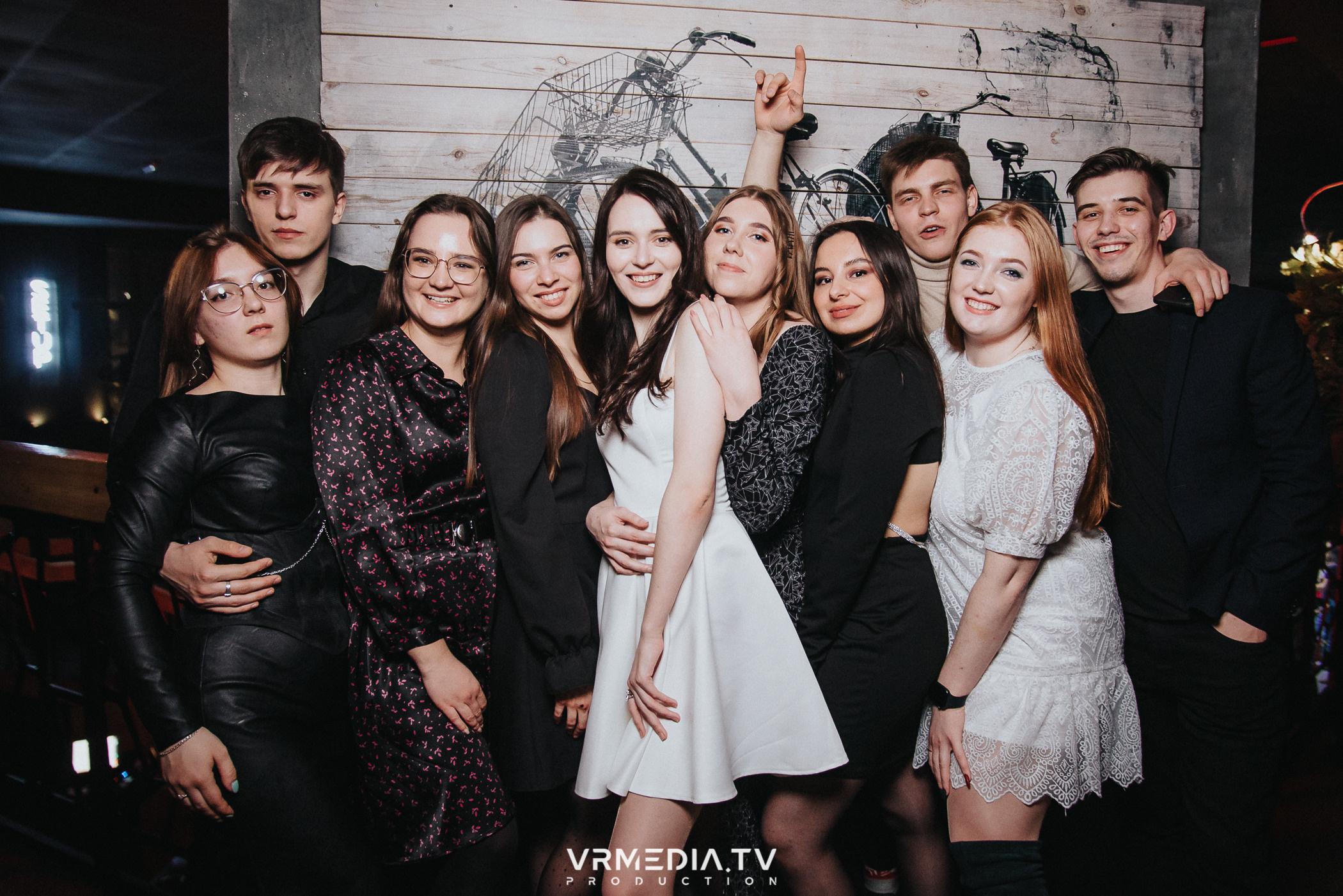 Выходные в баре «DOSKI»