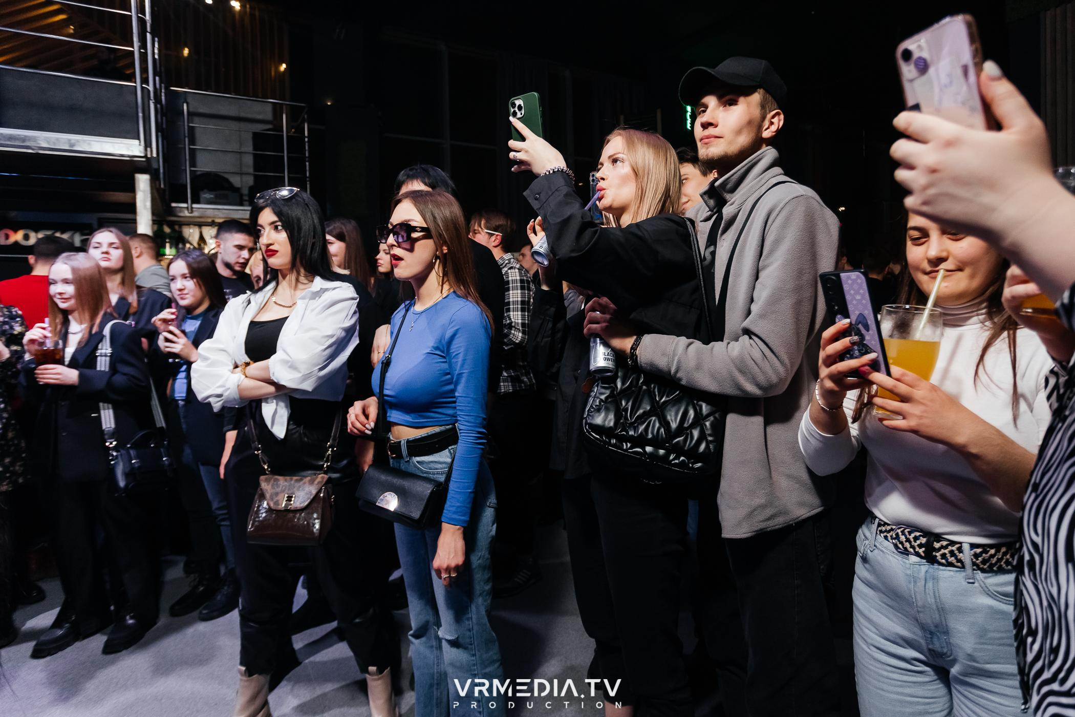 Выходные в баре «DOSKI»