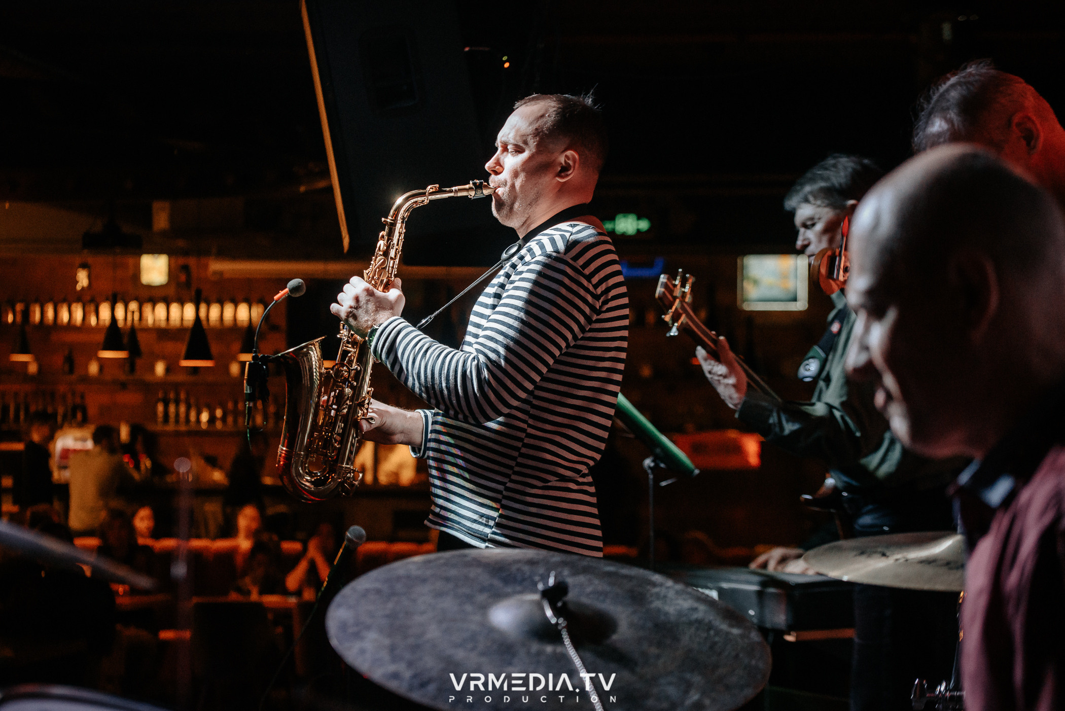 Джазовая среда: Джаз Замечательных Людей (Новосибирск)