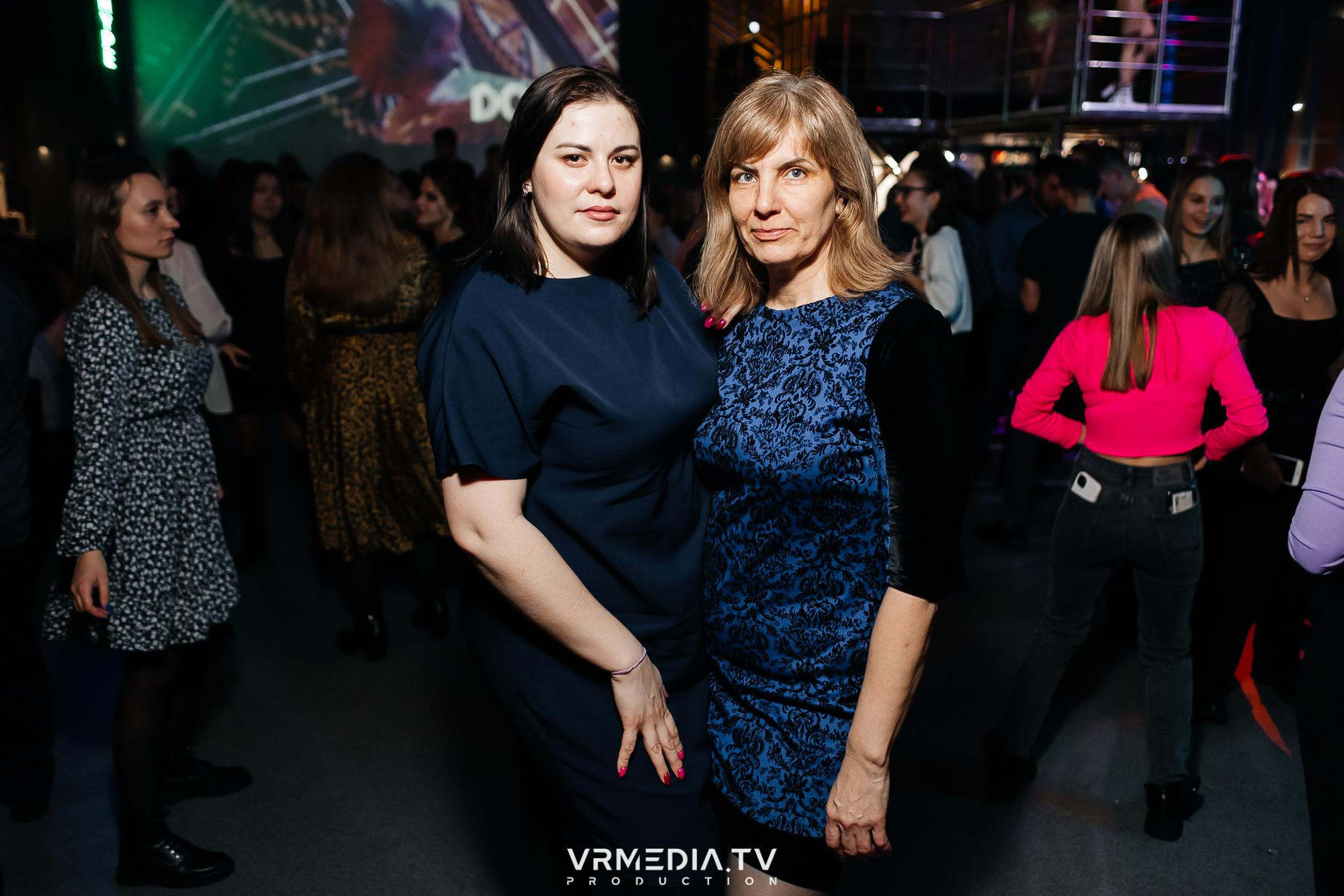 Выходные в баре «DOSKI»