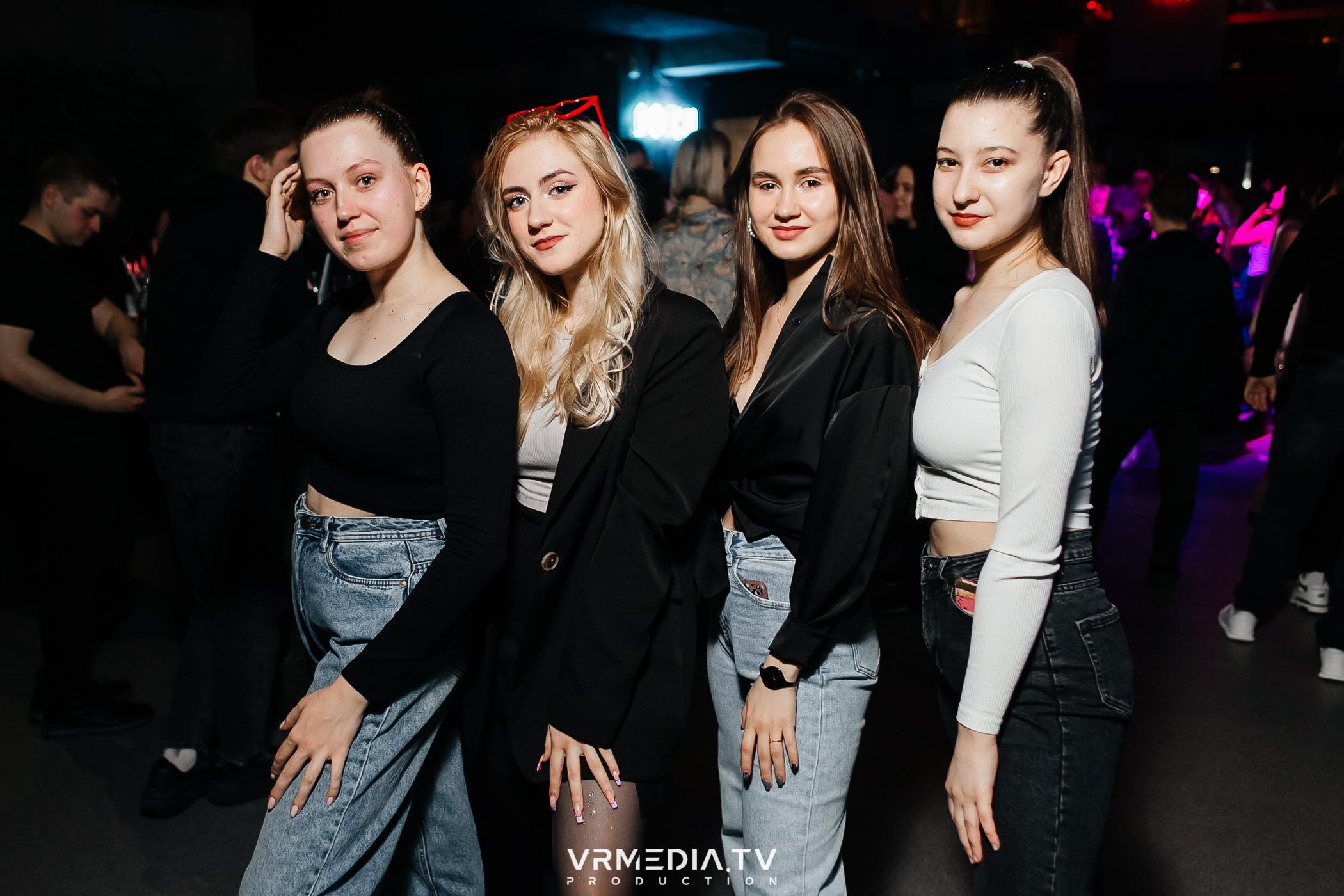 Выходные в баре «DOSKI»