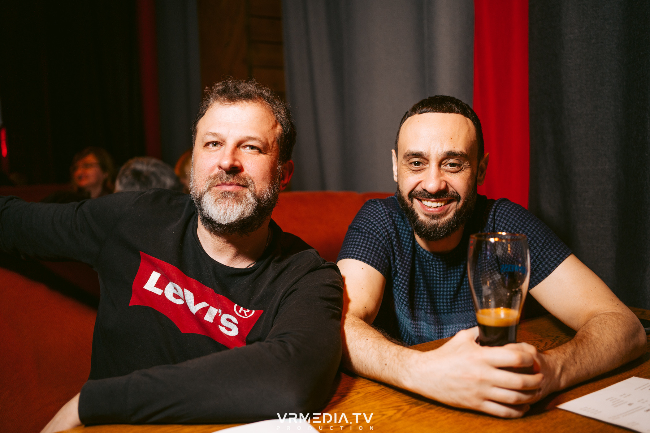 Джазовая среда: Чарльз Бёртон (США)