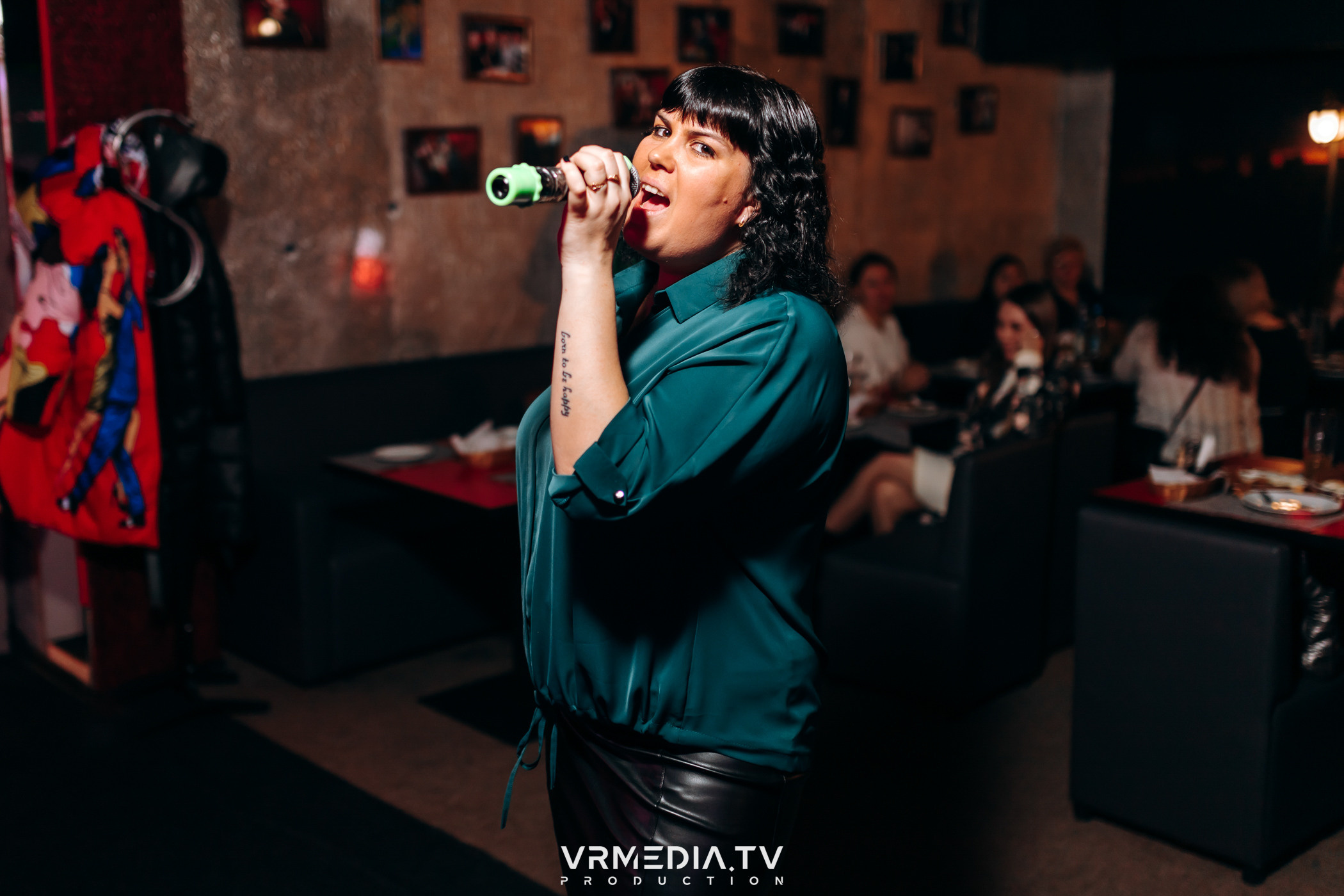 Международный женский день в караоке-баре «Chicago»