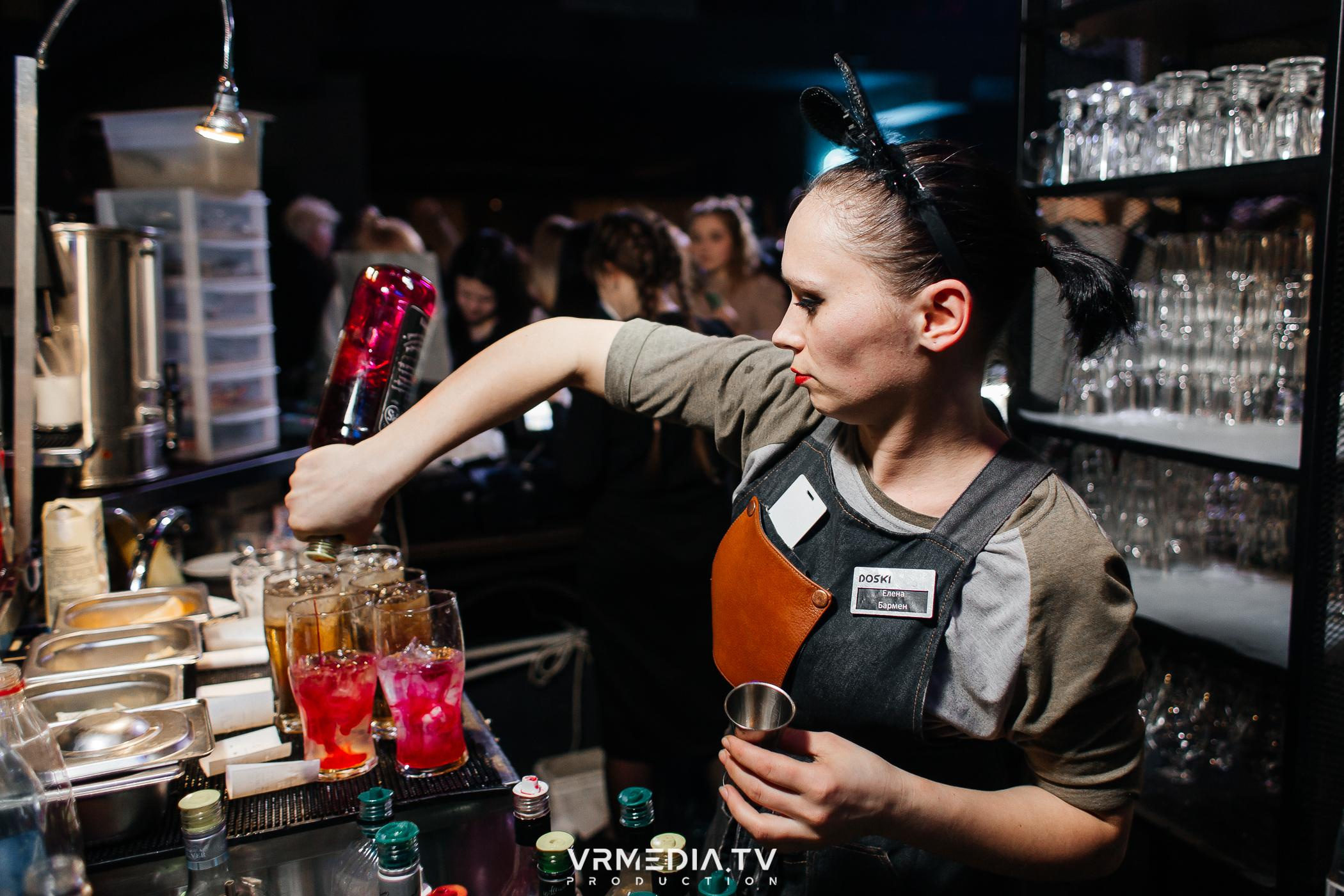 Выходные в баре «DOSKI»