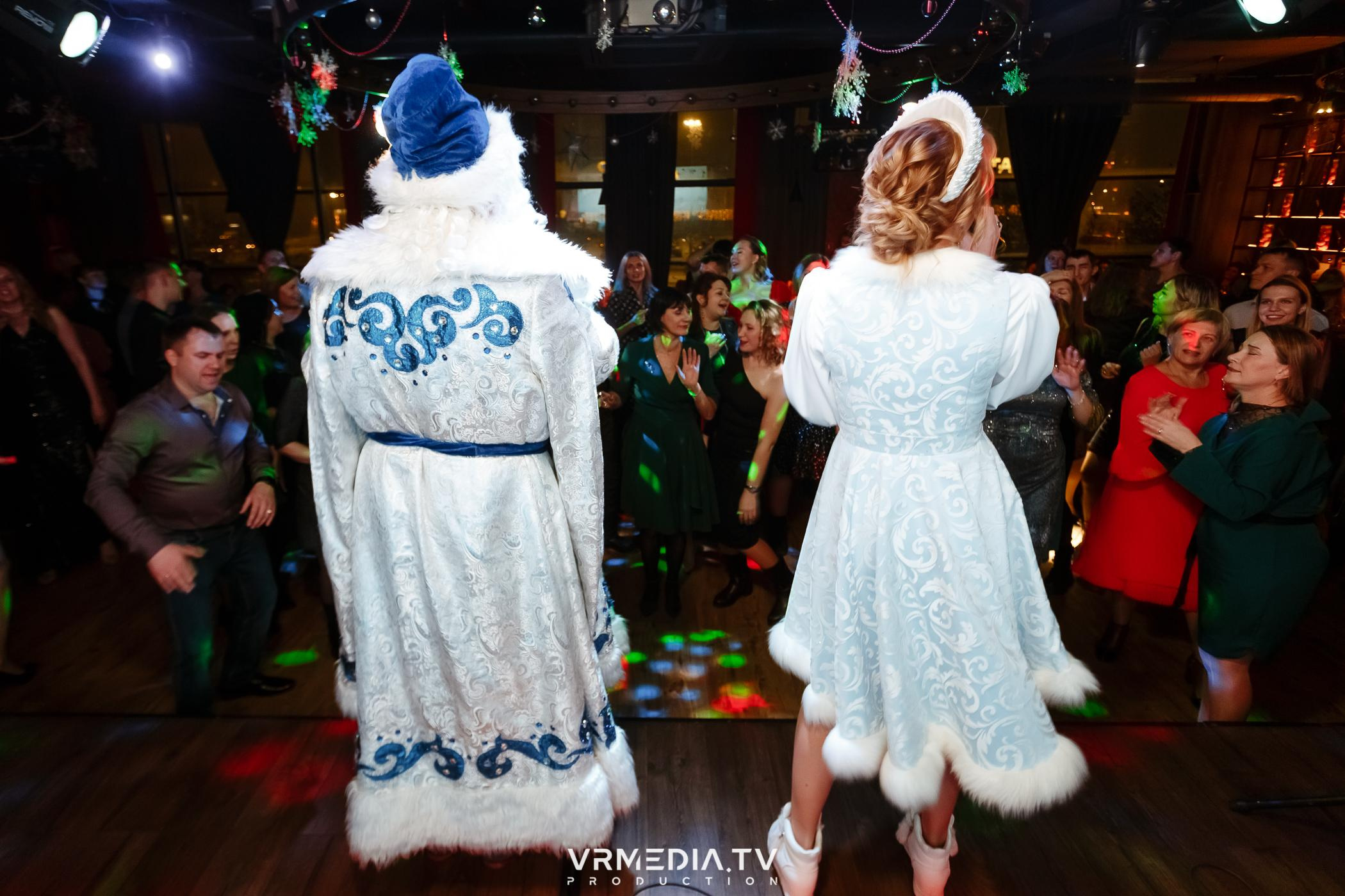 Жаркий новогодний корпоратив в гриль-баре «Жара»