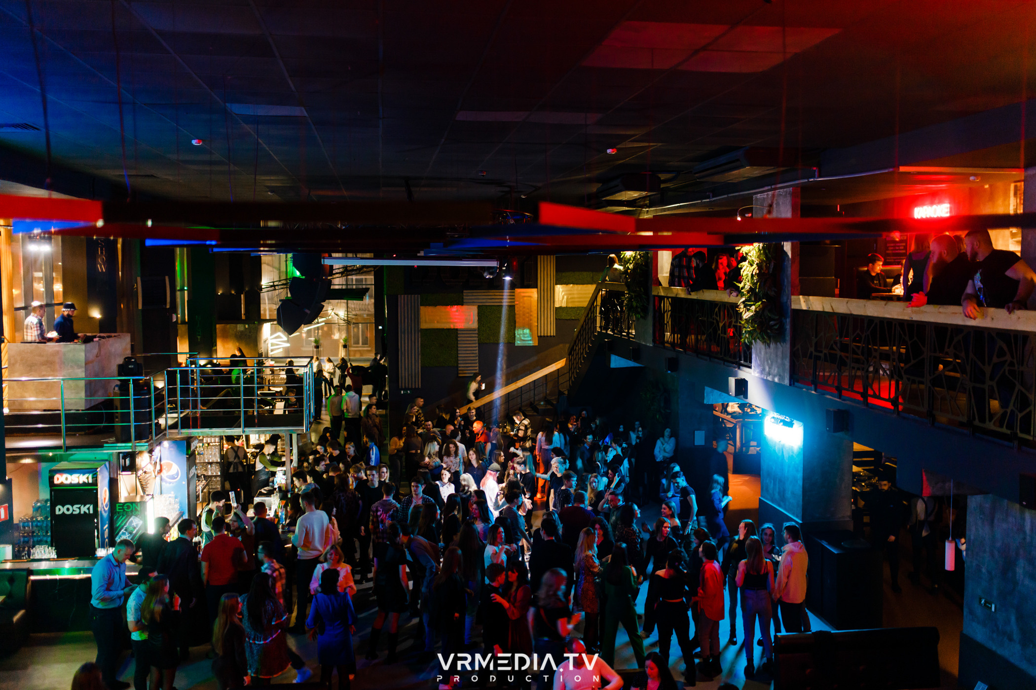 Выходные в баре «DOSKI»