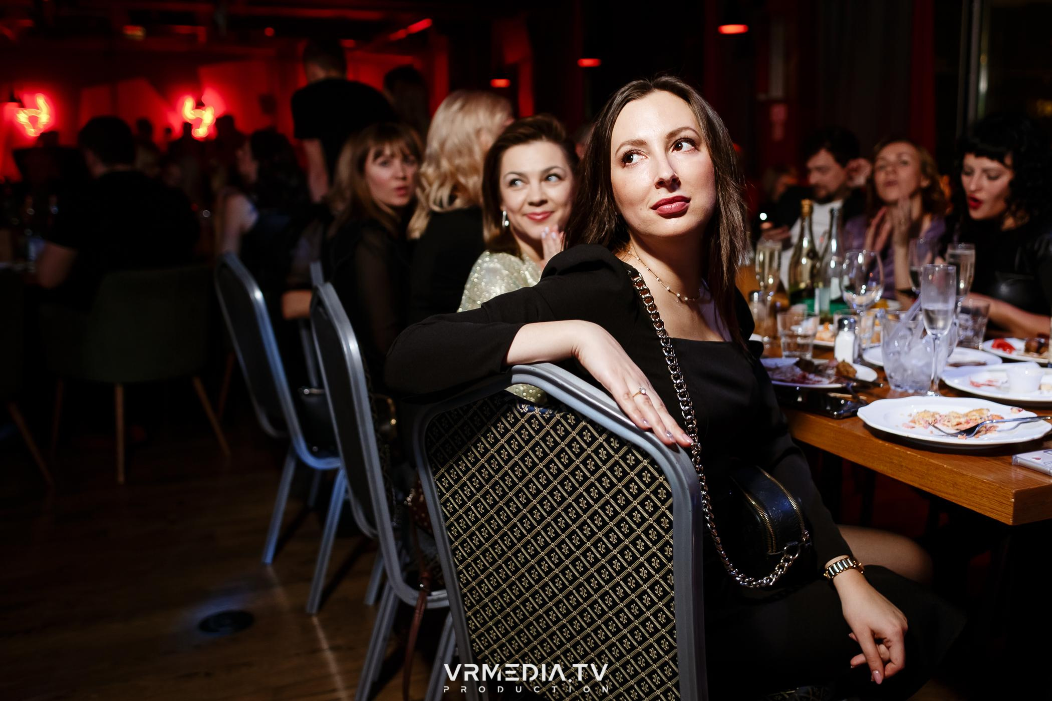 Жаркий новогодний корпоратив в гриль-баре «Жара»