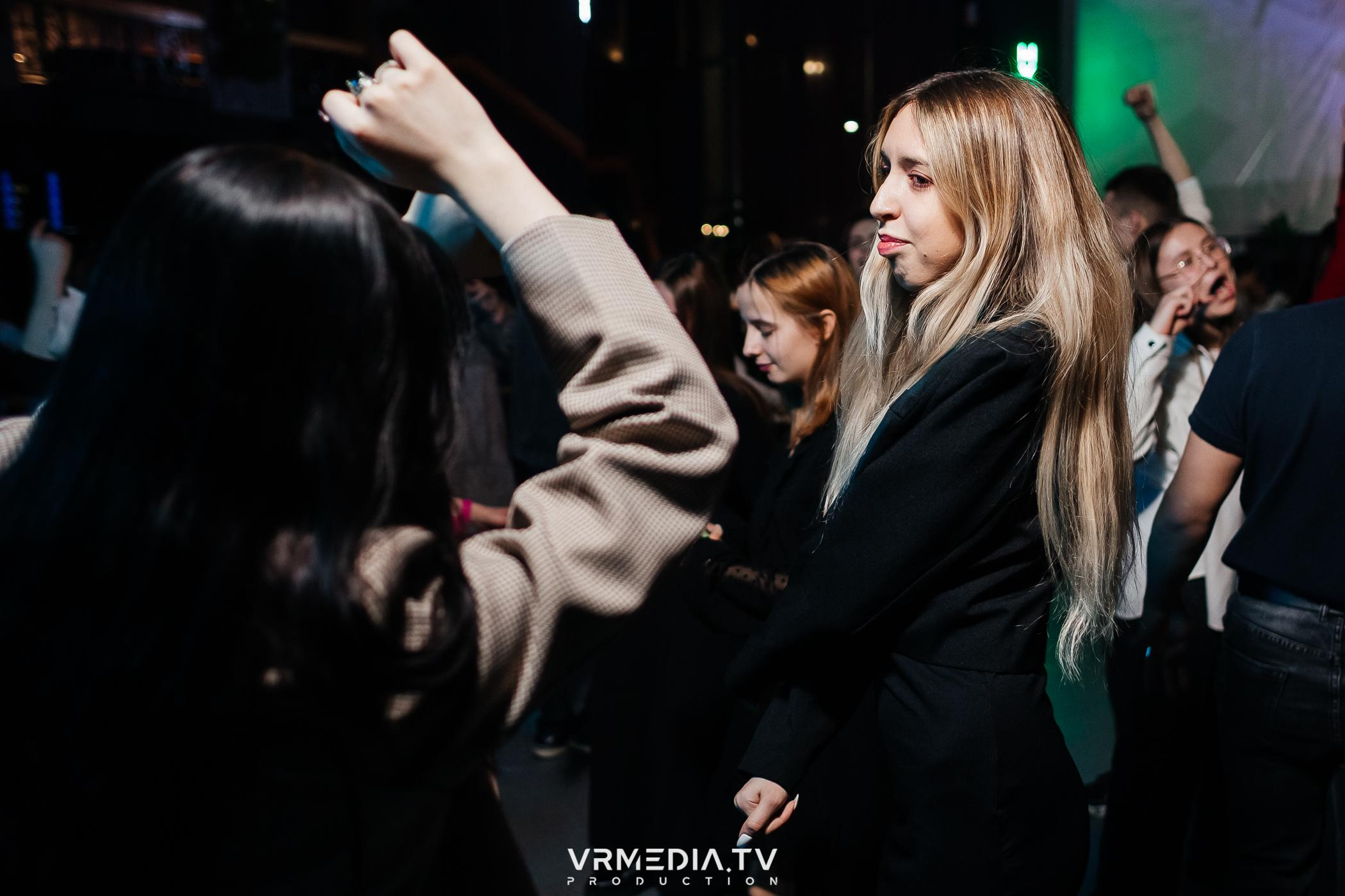 Выходные в баре «DOSKI»