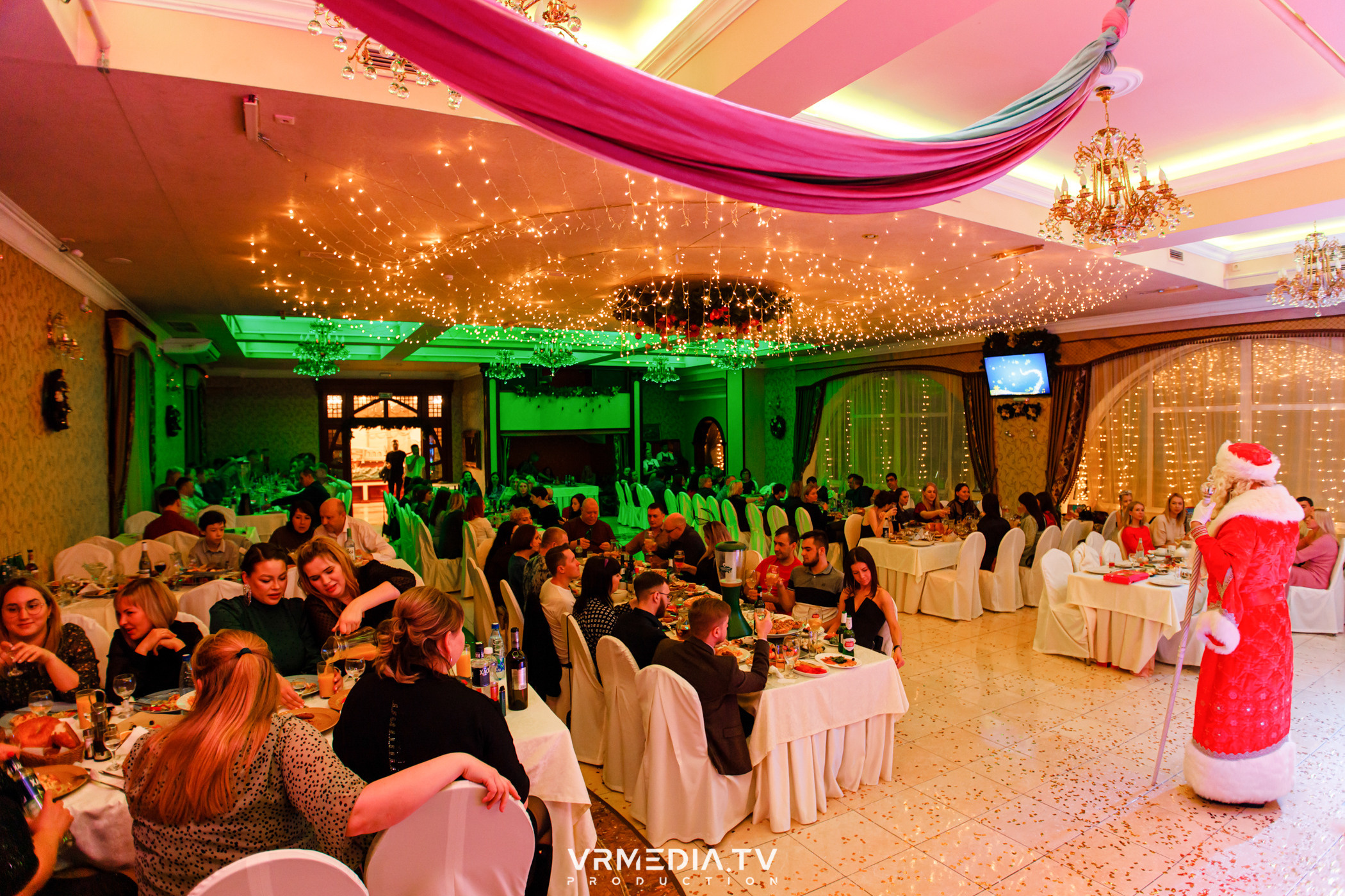 «Новогодний Мюзикл» в ресторане «Лазурный Берег»