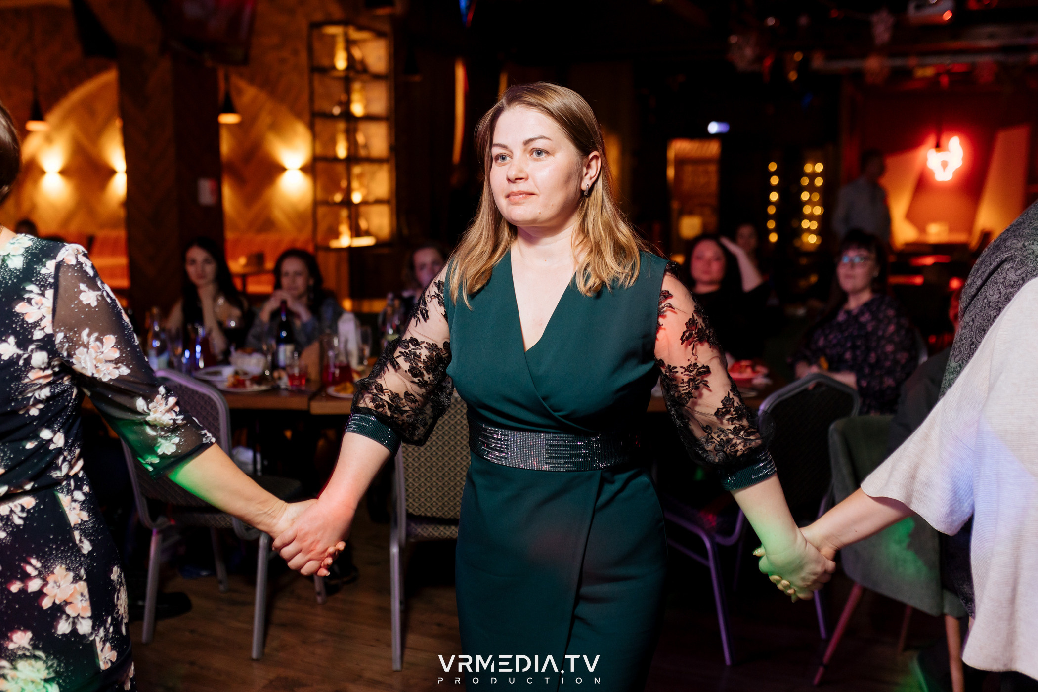 Жаркий новогодний корпоратив в гриль-баре «Жара»