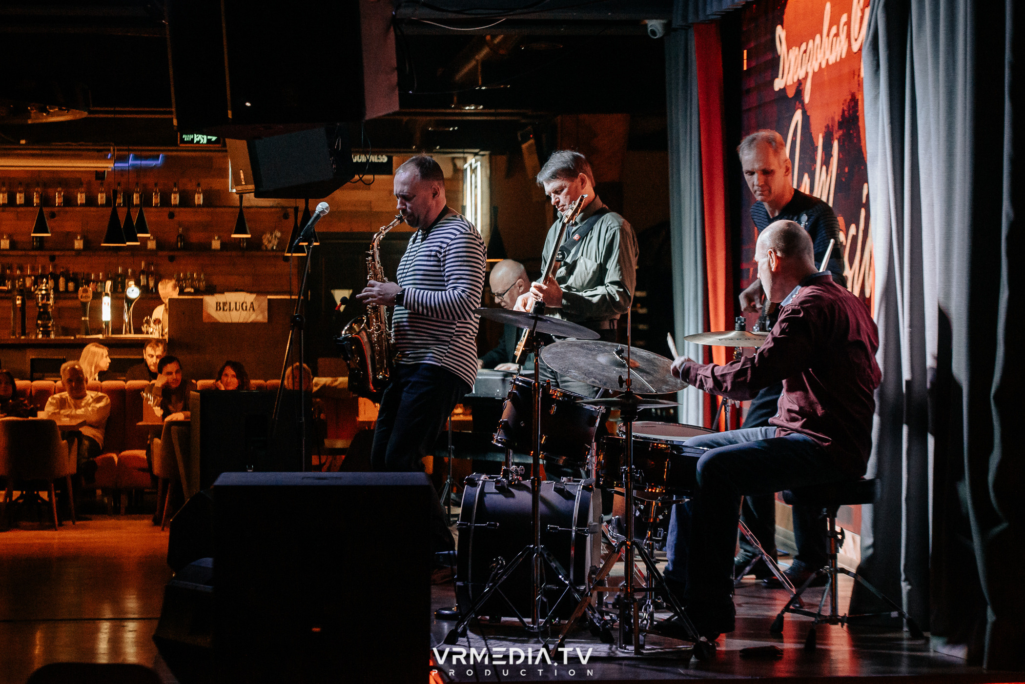 Джазовая среда: Джаз Замечательных Людей (Новосибирск)