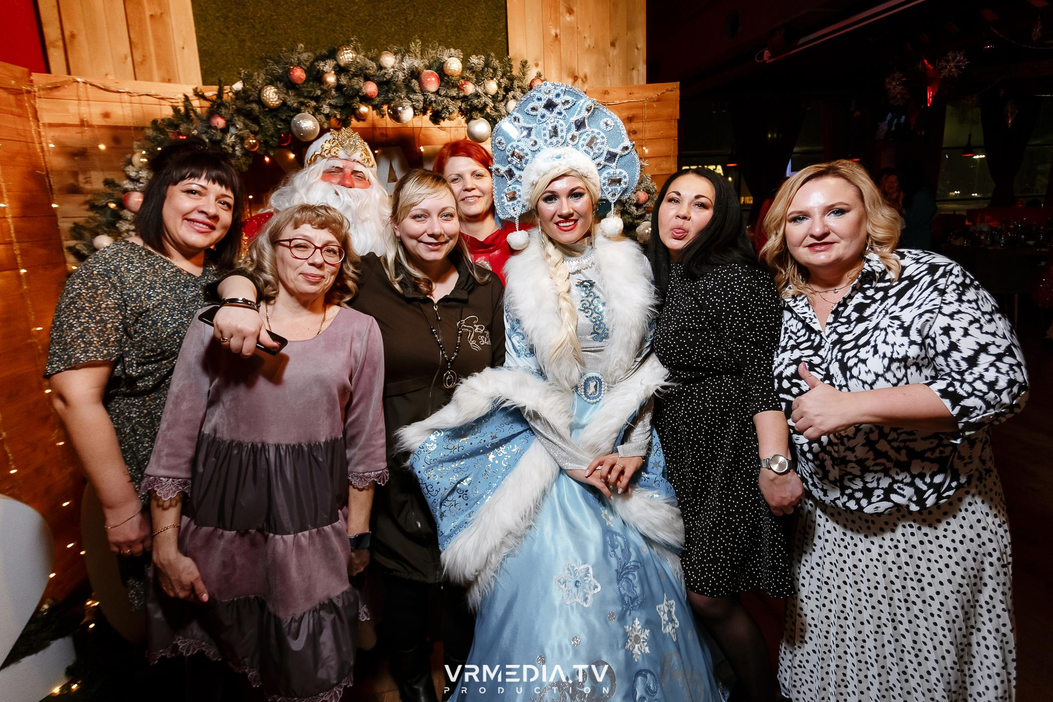 Жаркий новогодний корпоратив в гриль-баре «Жара»