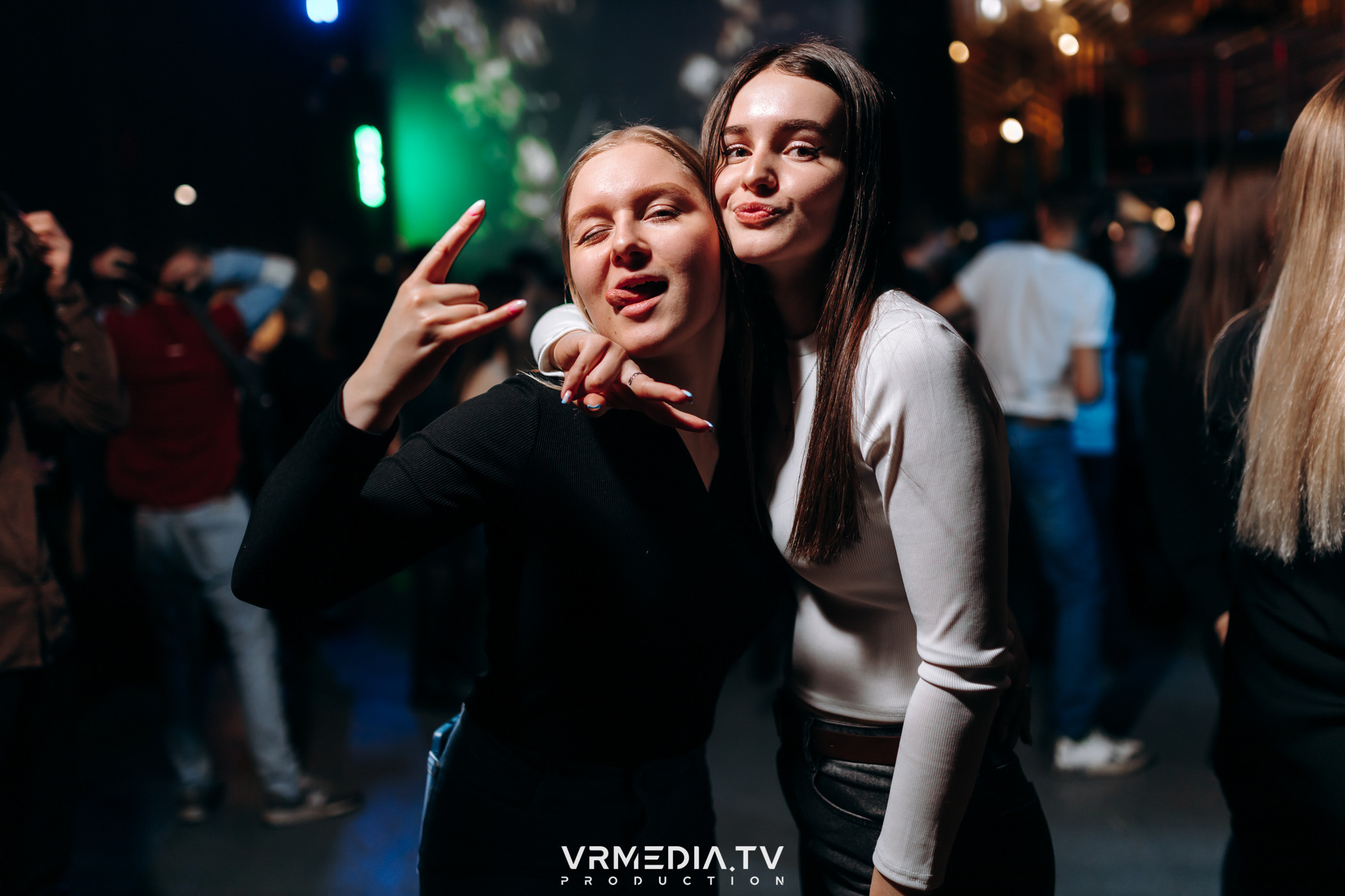 Выходные в баре «DOSKI»