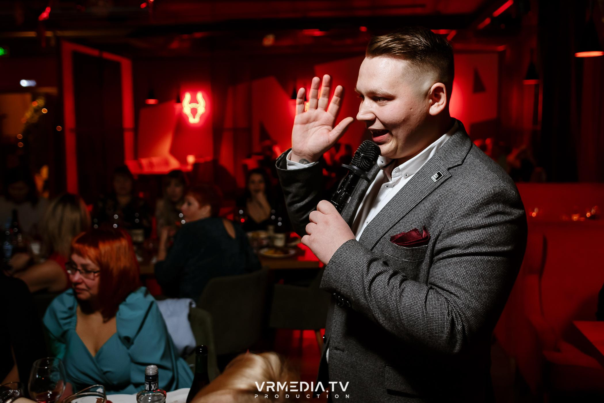 Жаркий новогодний корпоратив в гриль-баре «Жара»