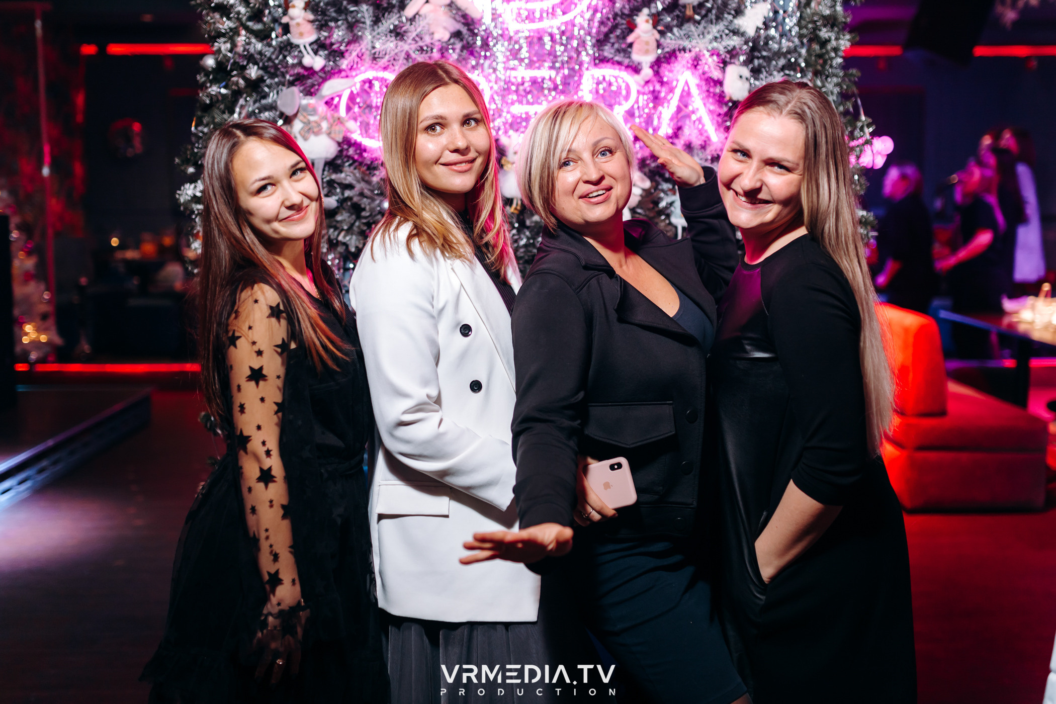 Новогодние корпоративы в караоке-баре «Опера»