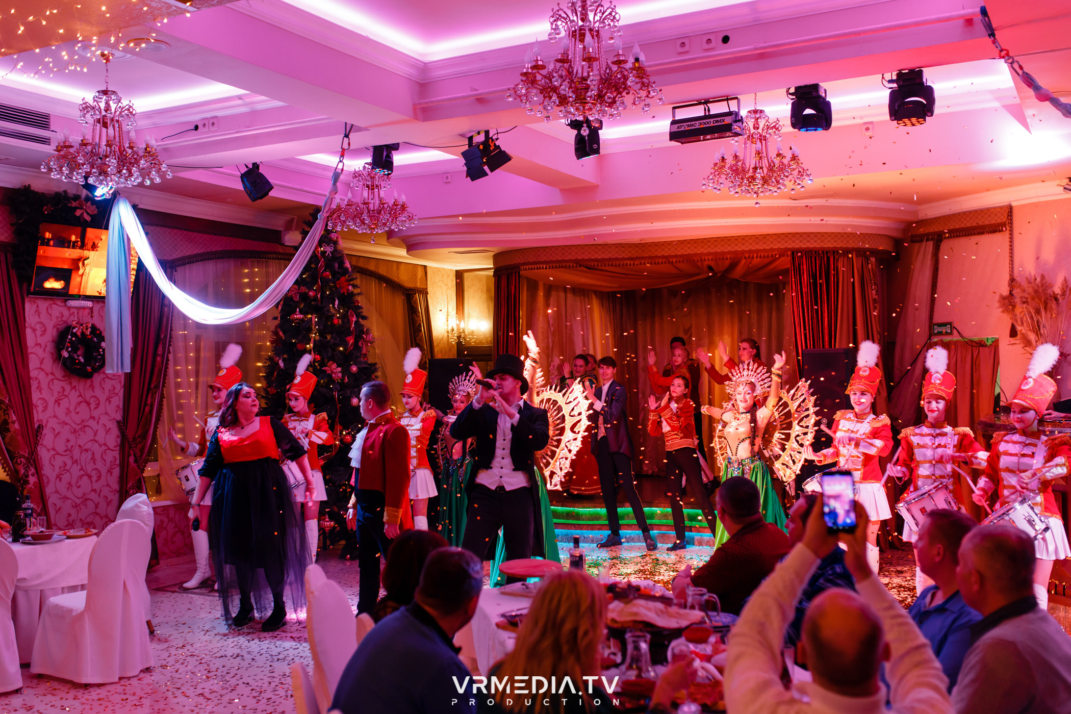 «Новогодний Мюзикл» в ресторане «Лазурный Берег»