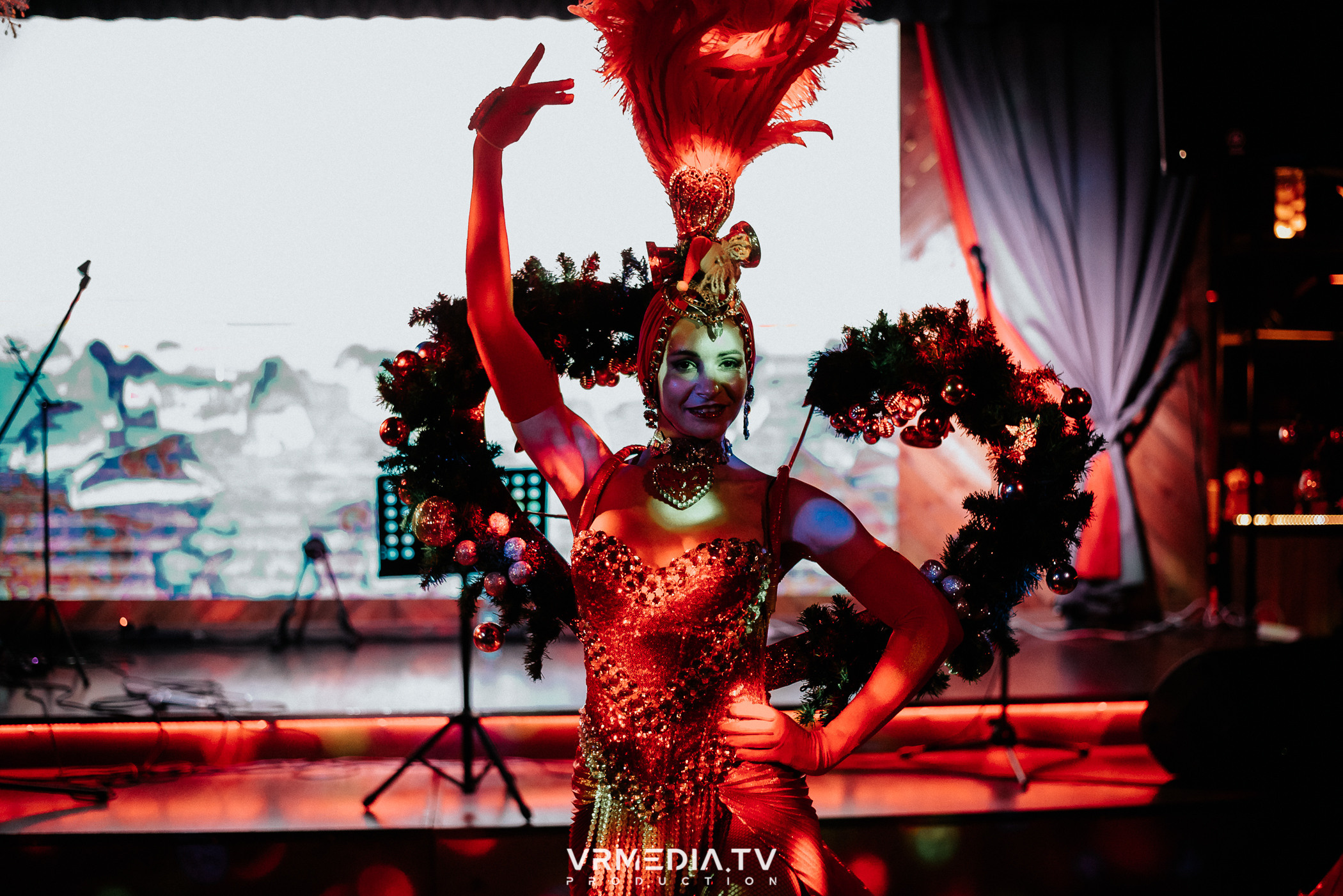 Жаркий новогодний корпоратив в гриль-баре «Жара»