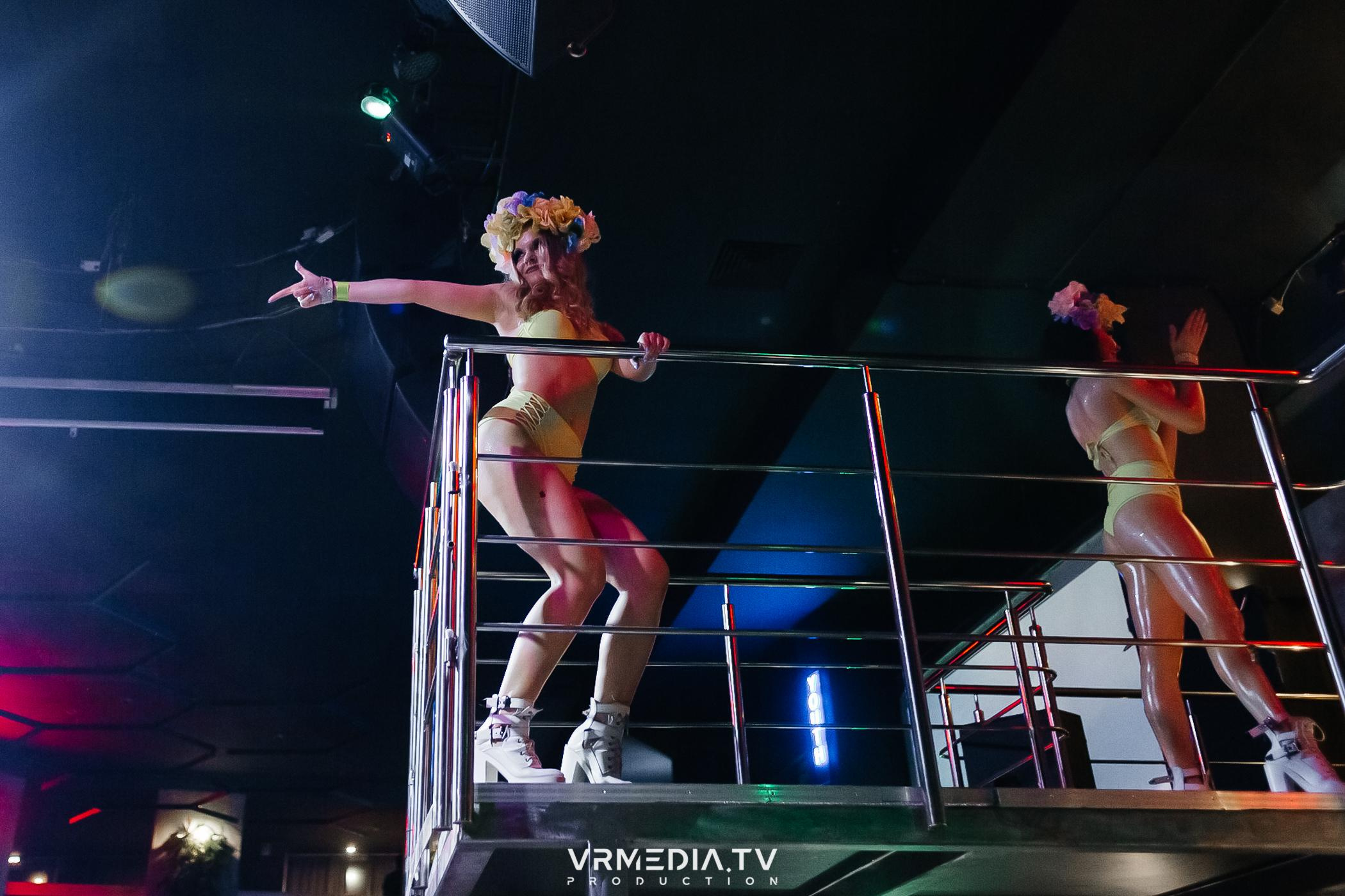 Выходные в баре «DOSKI»