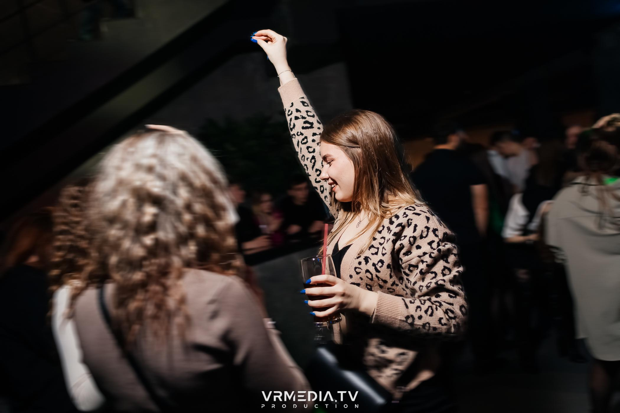 Выходные в баре «DOSKI»