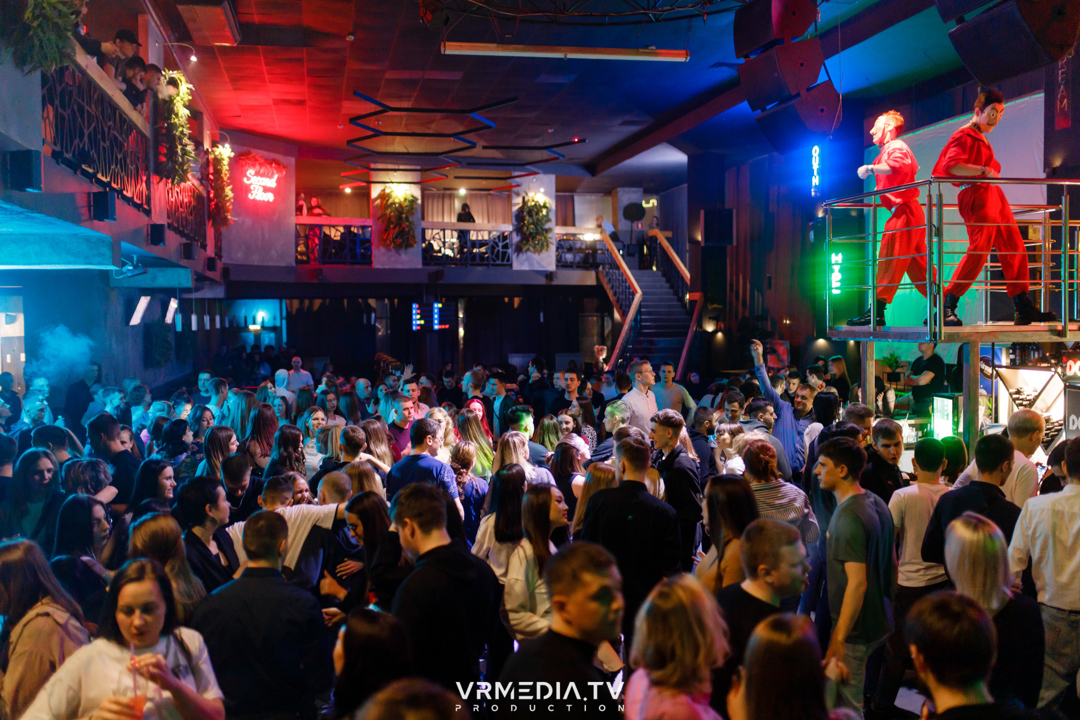 Выходные в баре «DOSKI»