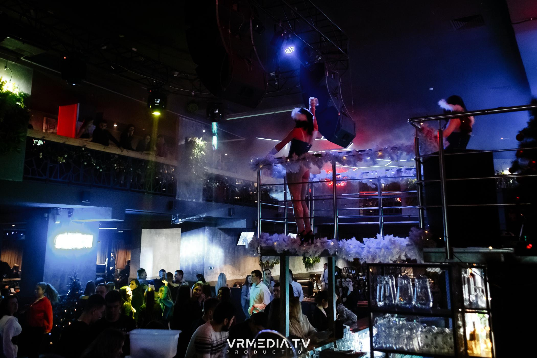 Выходные в баре «DOSKI»