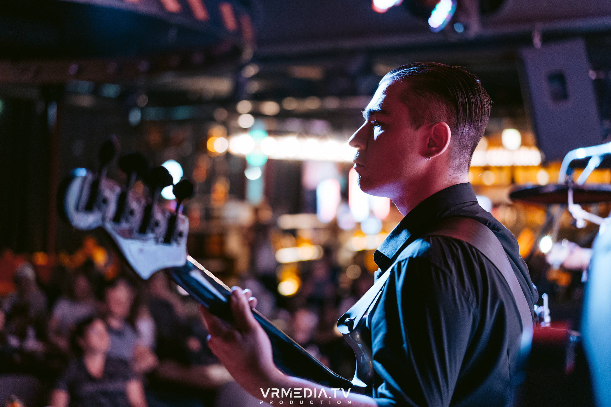 Джазовая среда: шоу «КИНОхроника»