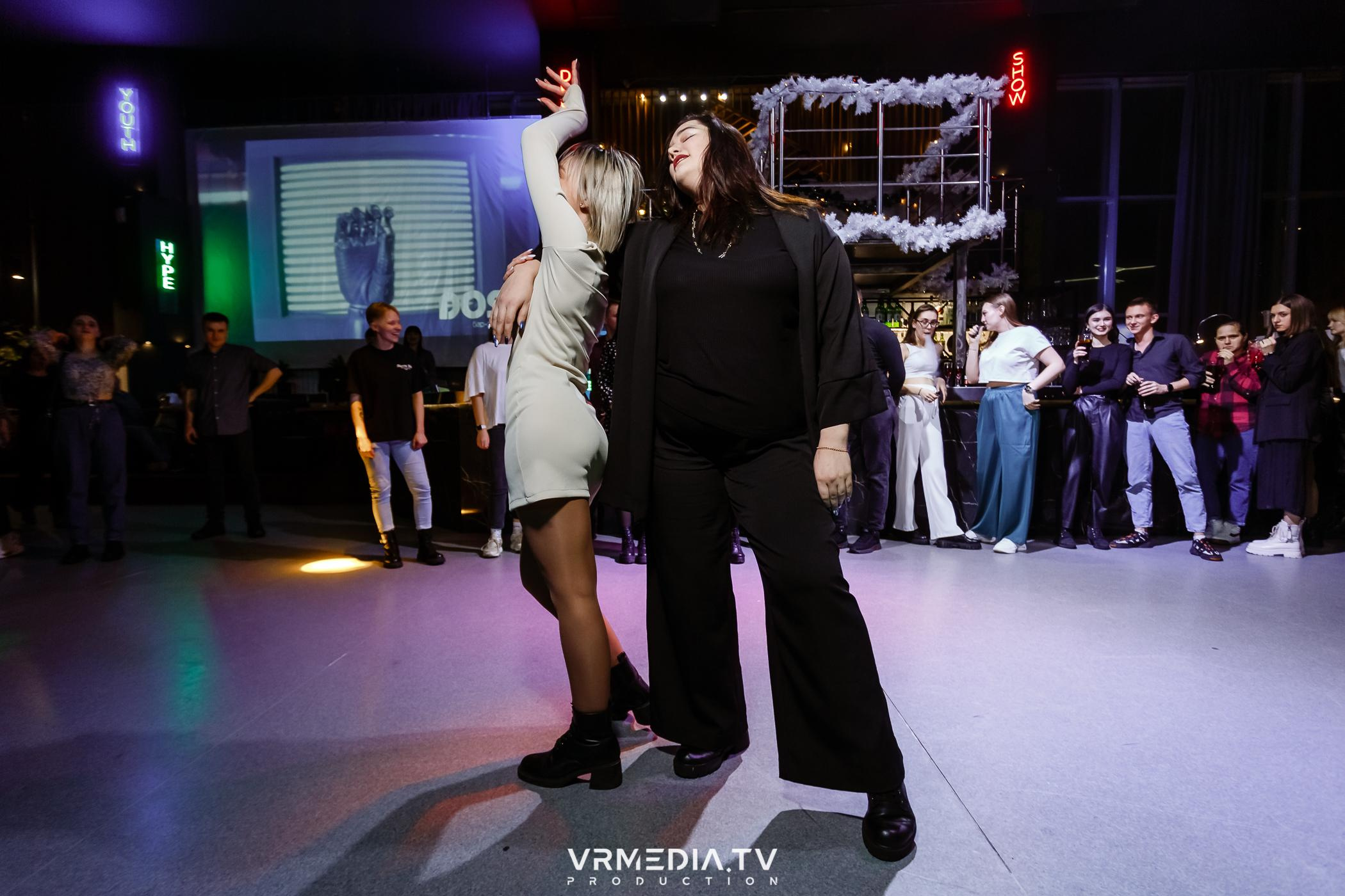 Выходные в баре «DOSKI»