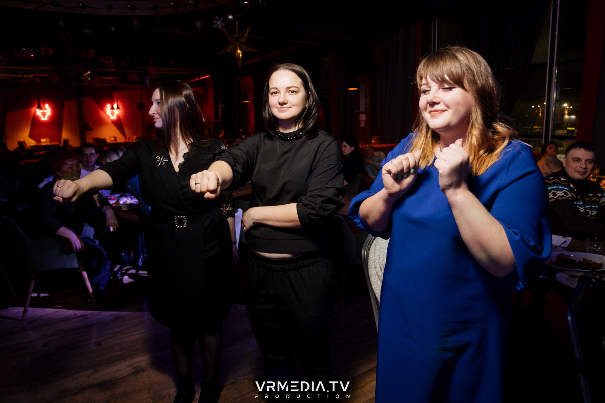 Жаркий новогодний корпоратив в гриль-баре «Жара»