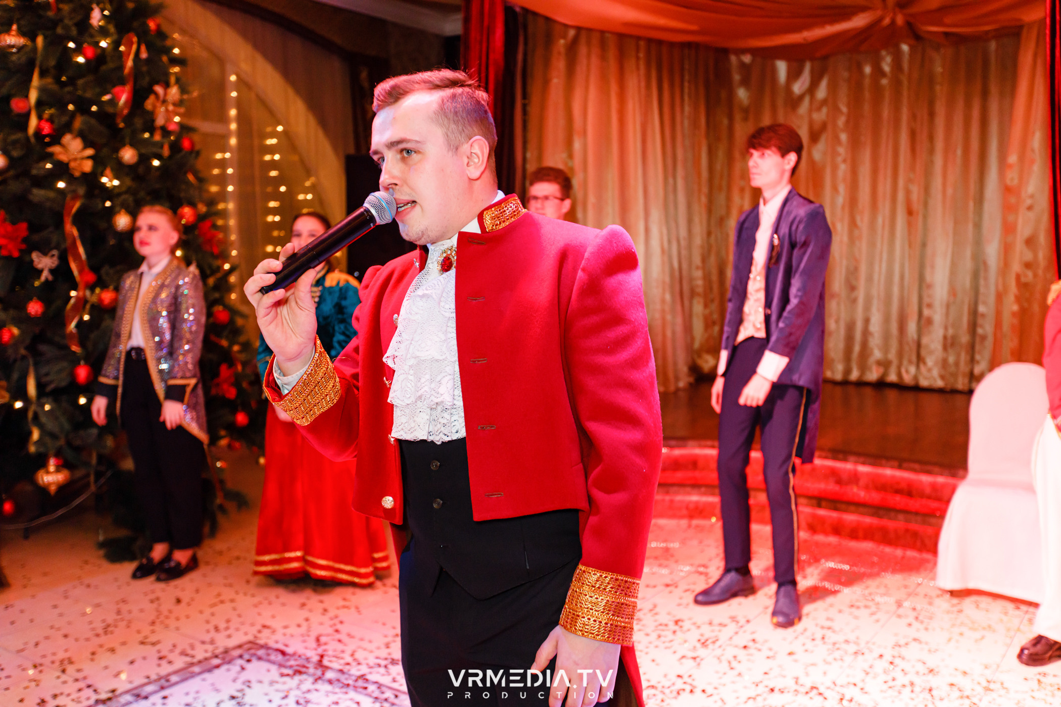 «Новогодний Мюзикл» в ресторане «Лазурный Берег»