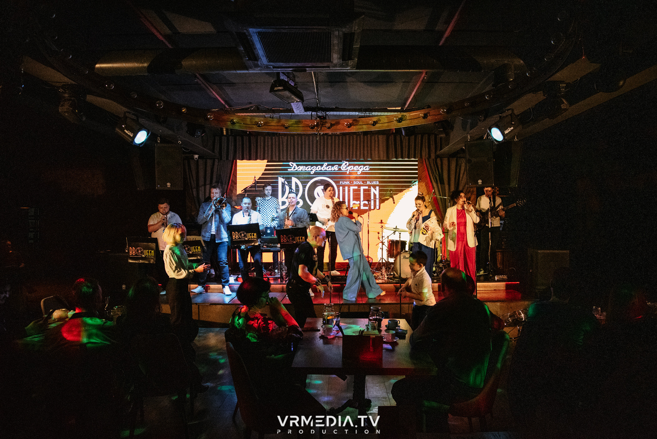 Джазовая среда: BBQueen: Переменная облачность