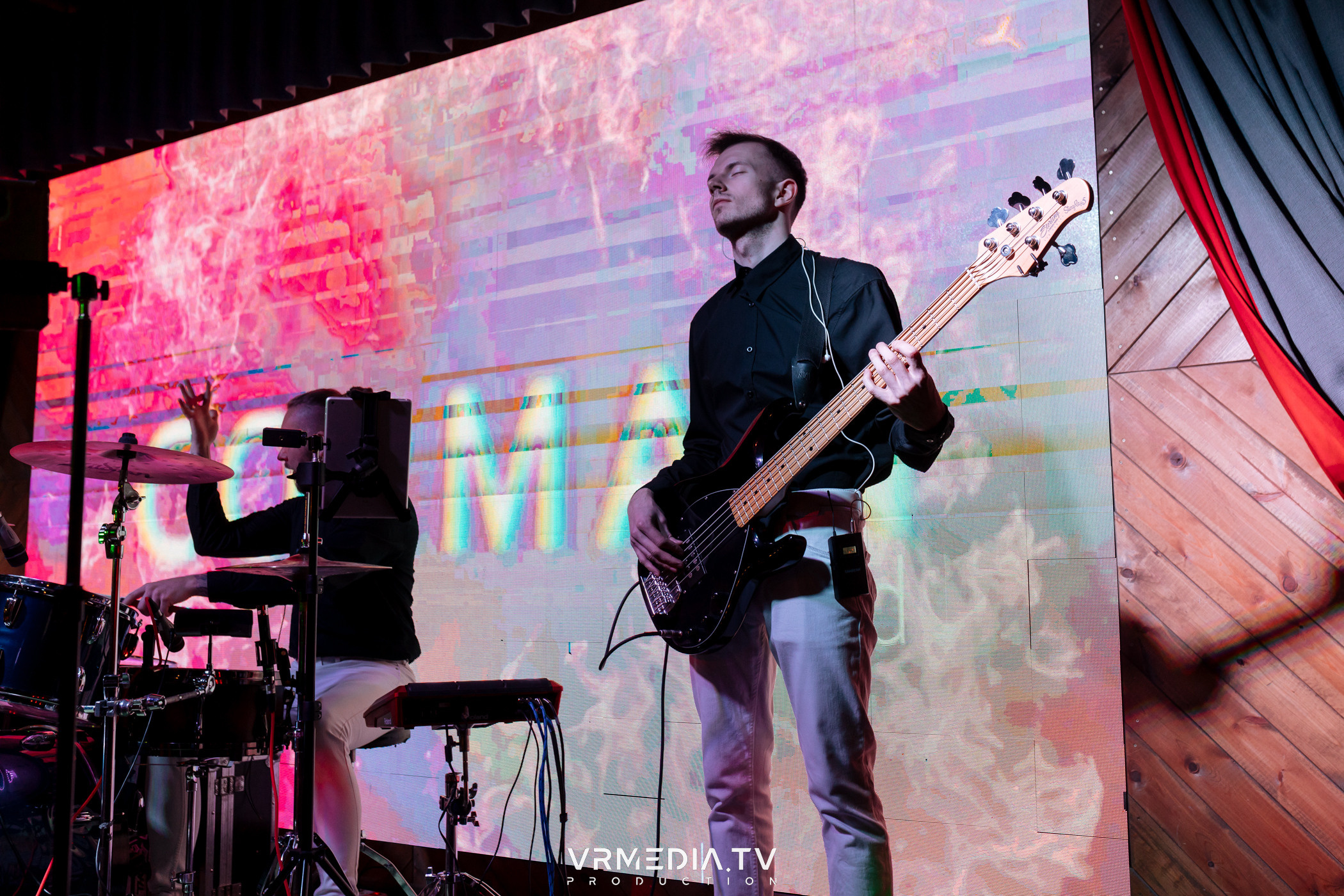 Жаркий новогодний корпоратив в гриль-баре «Жара»