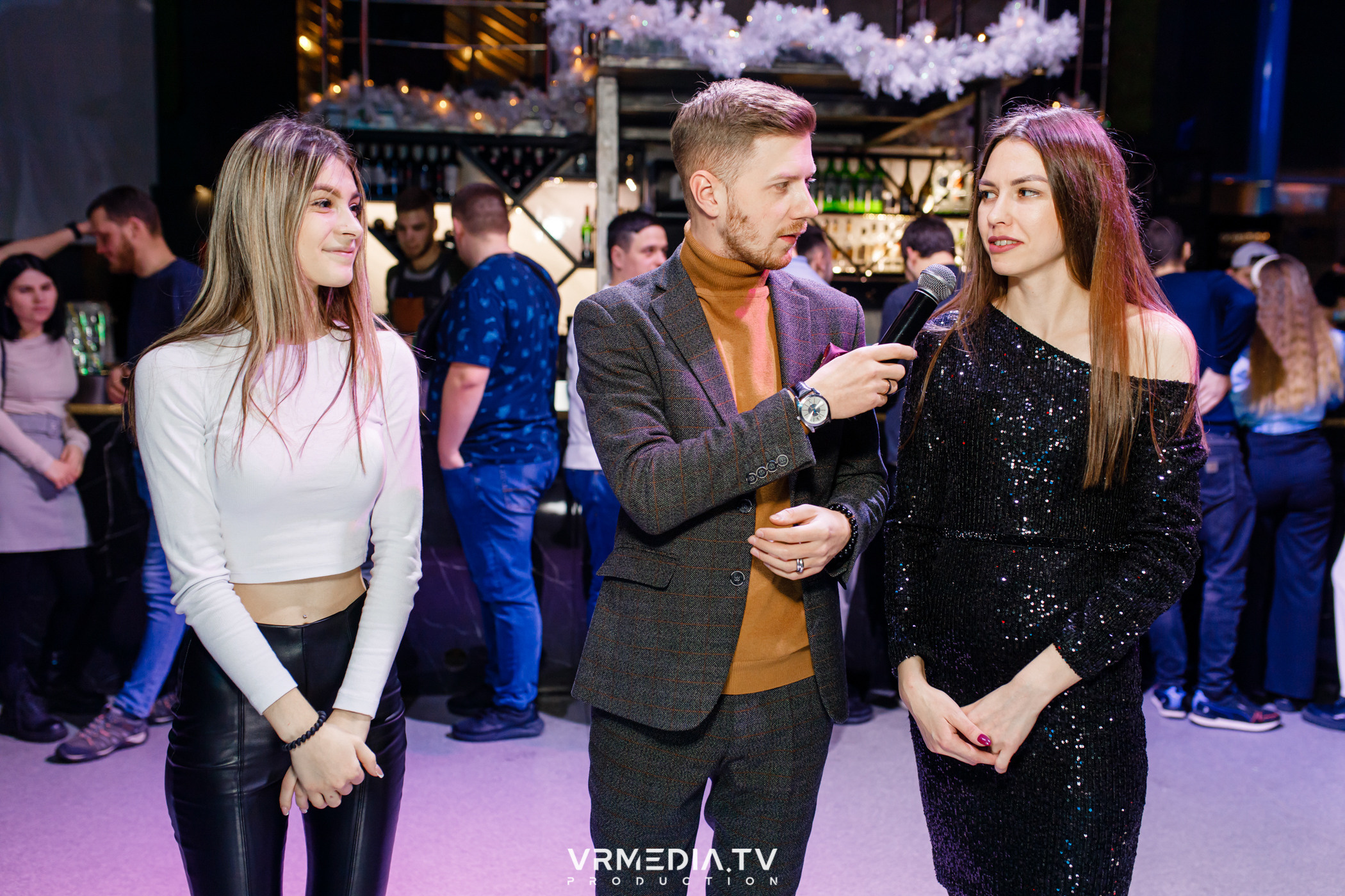 Выходные в баре «DOSKI»