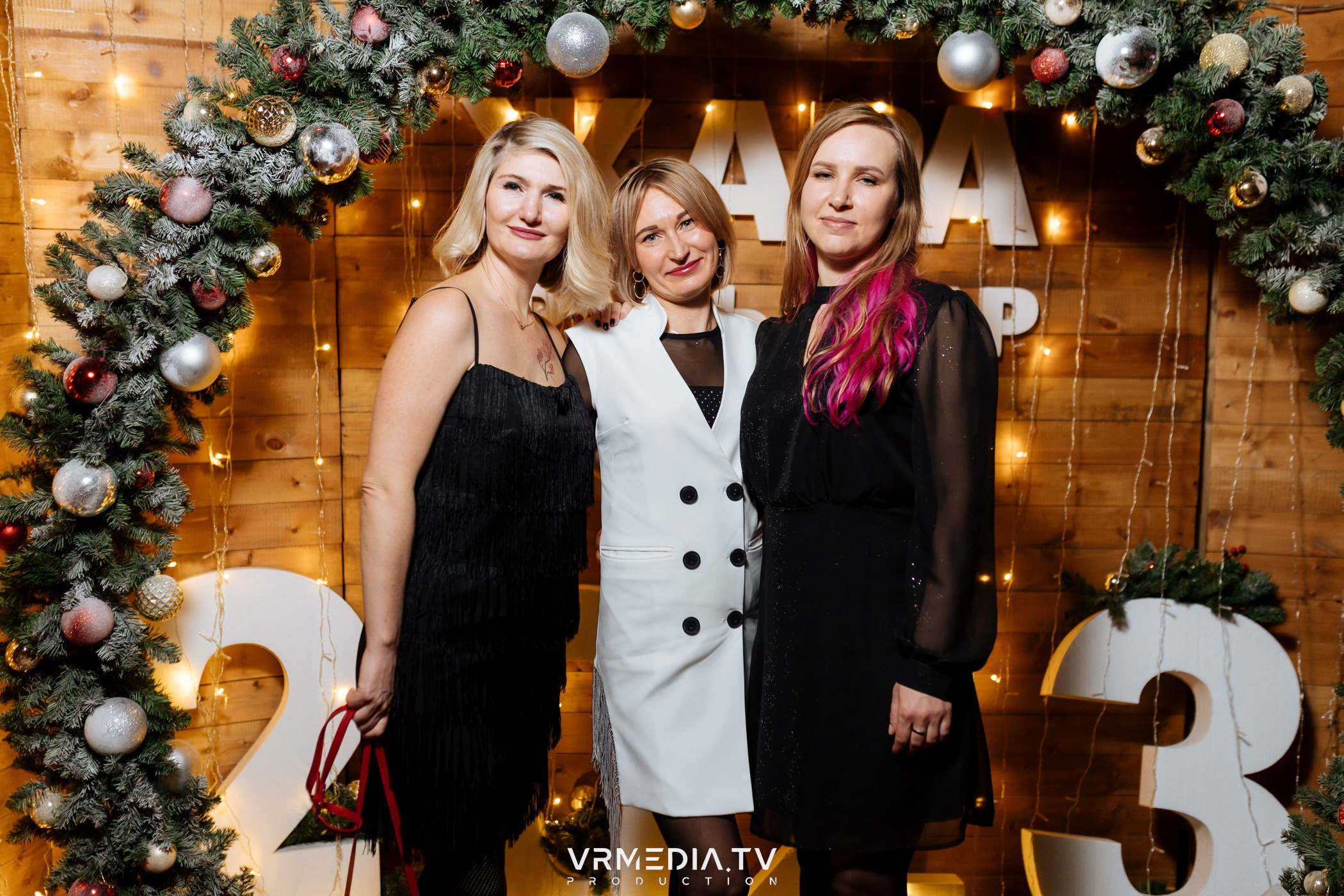 Жаркий новогодний корпоратив в гриль-баре «Жара»