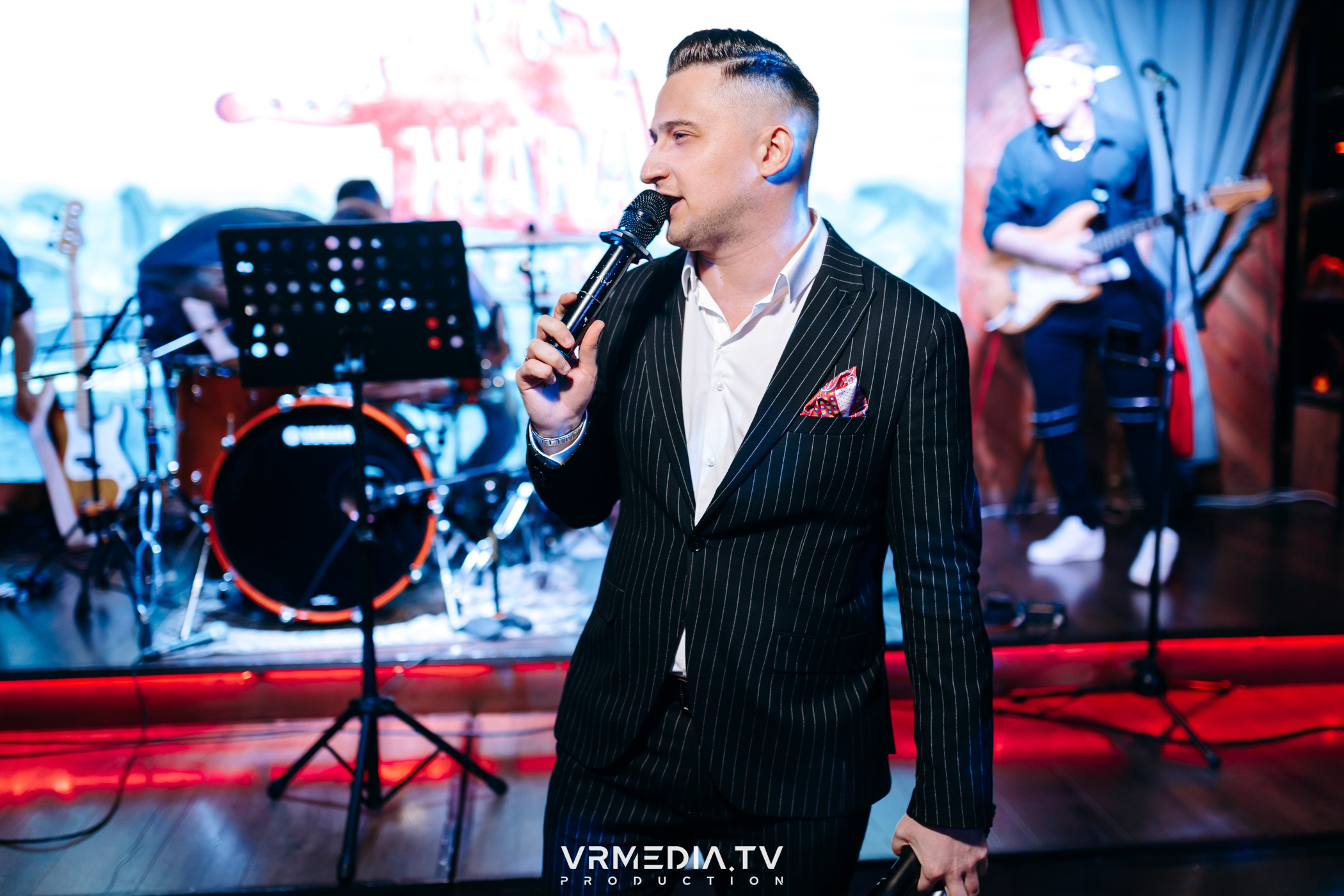 Жаркий новогодний корпоратив в гриль-баре «Жара»