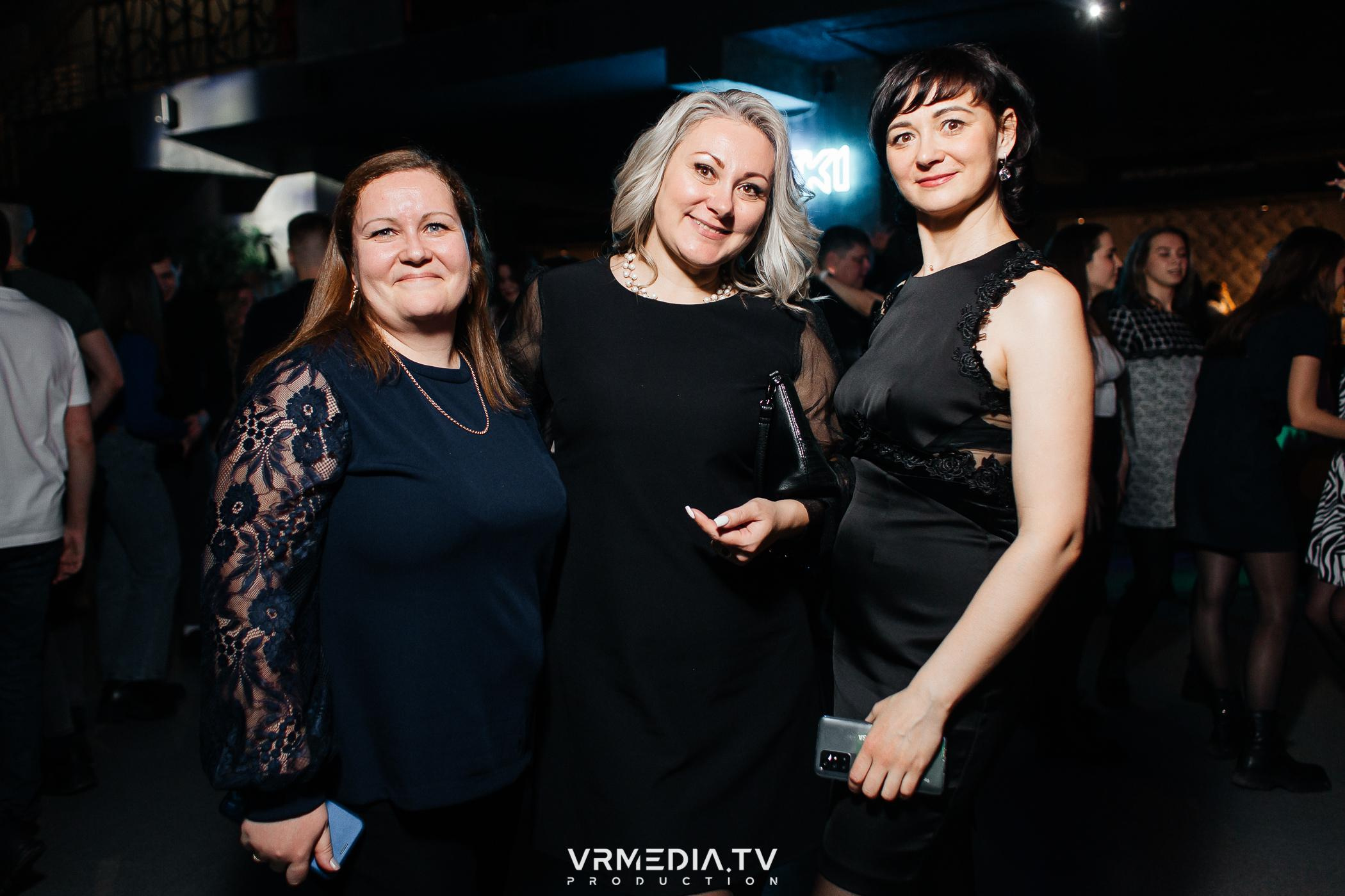 Выходные в баре «DOSKI»