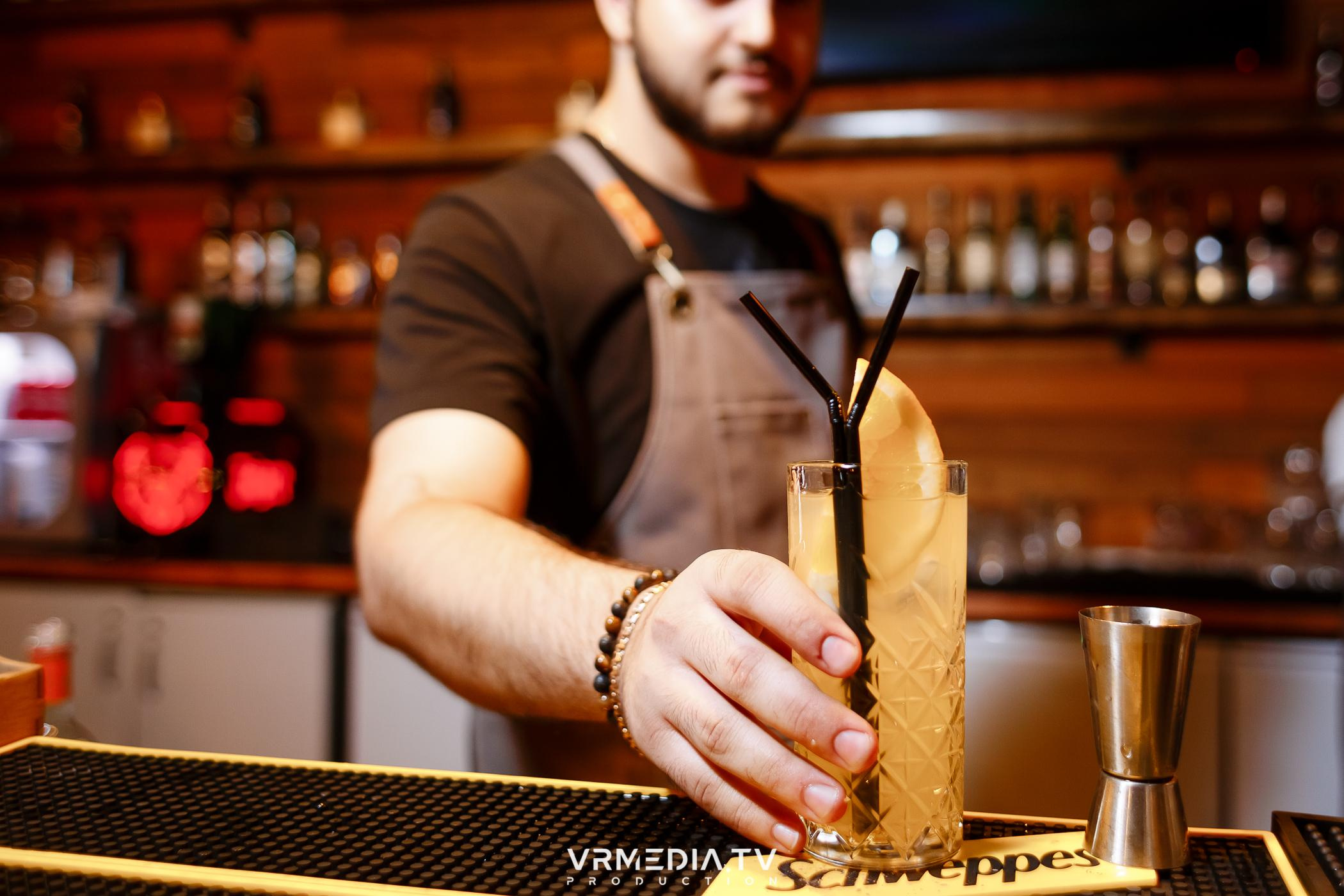 Жаркий новогодний корпоратив в гриль-баре «Жара»