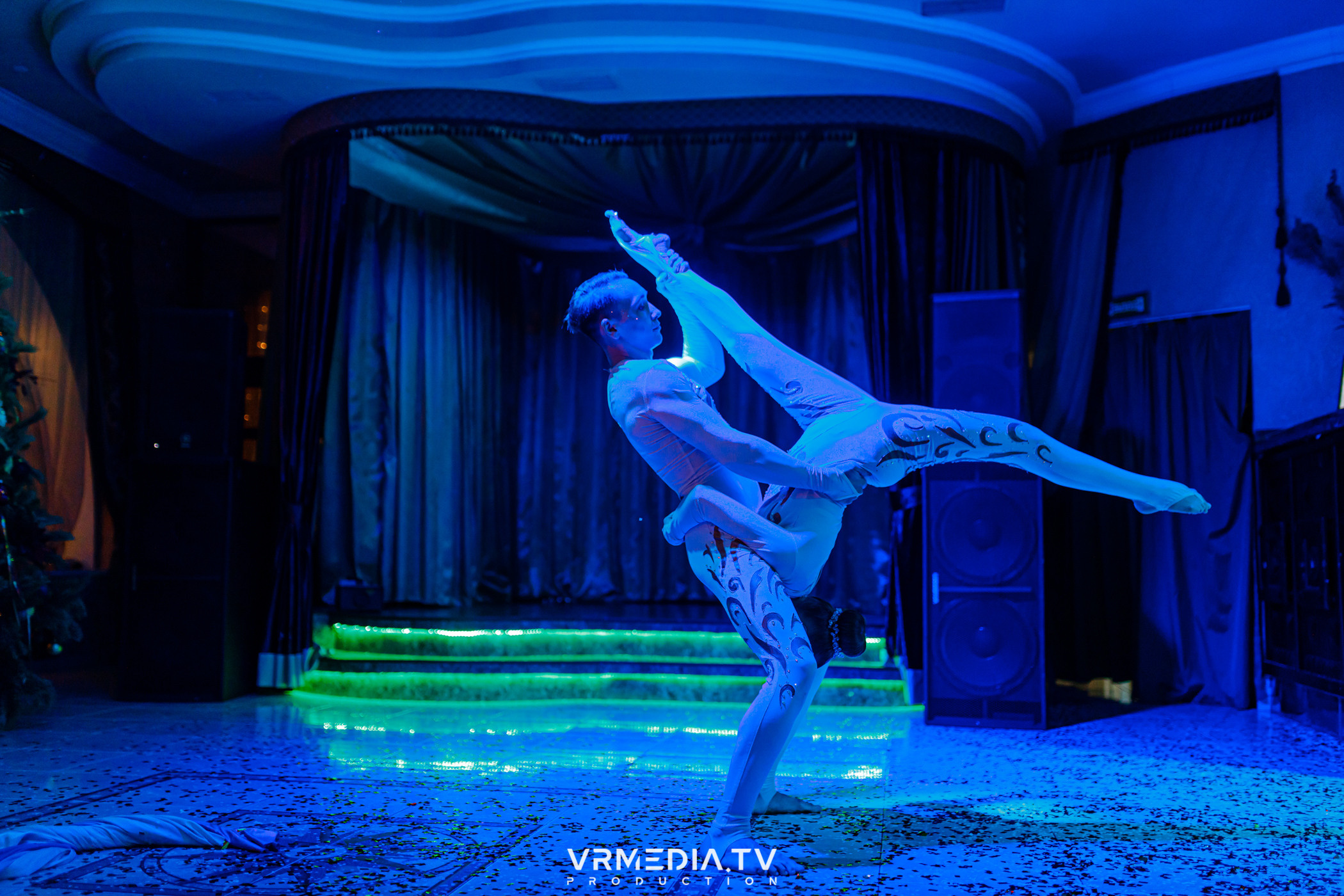 «Новогодний Мюзикл» в ресторане «Лазурный Берег»